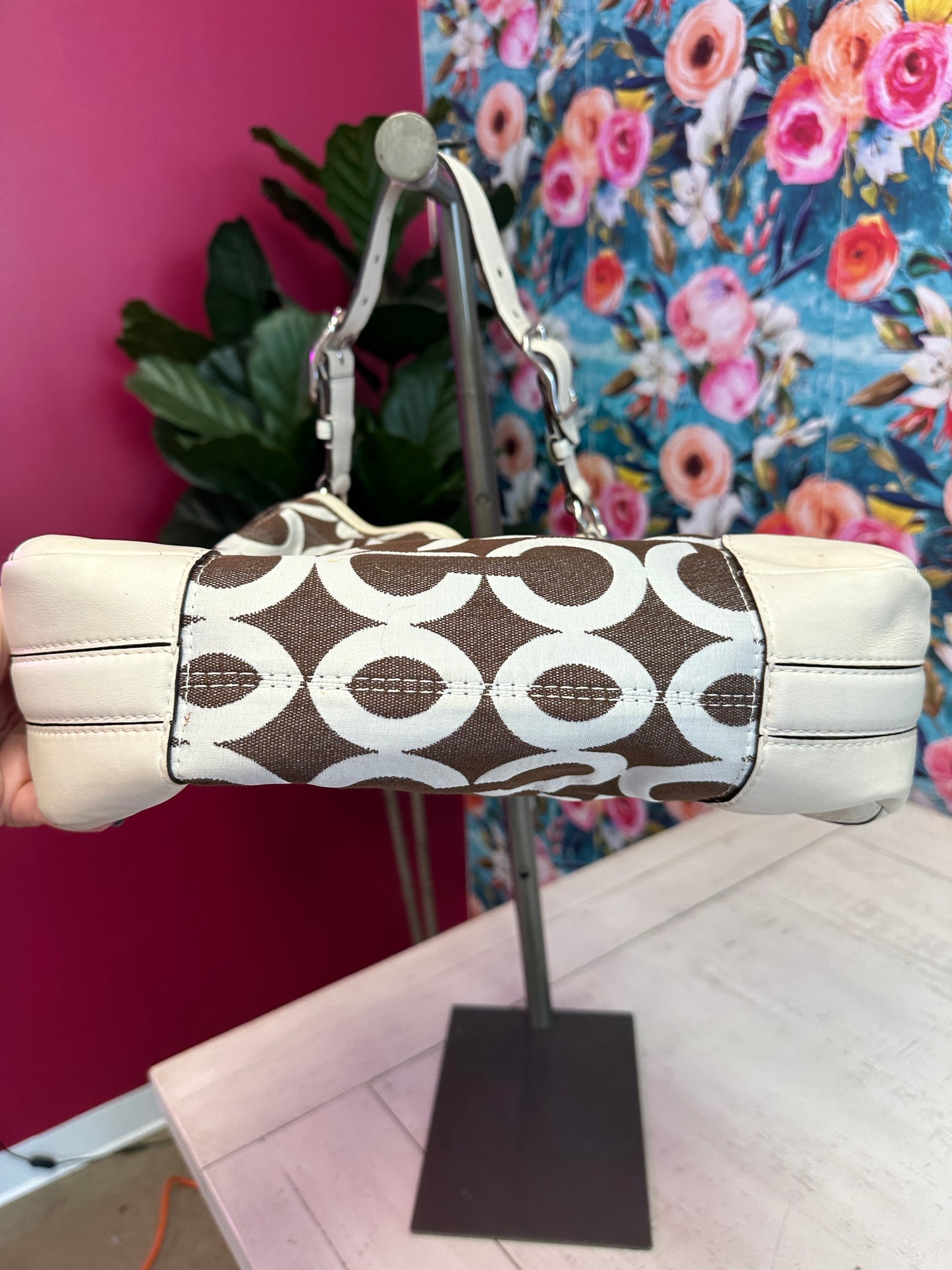 Pre Owned Coach Signature Peyton Bag
