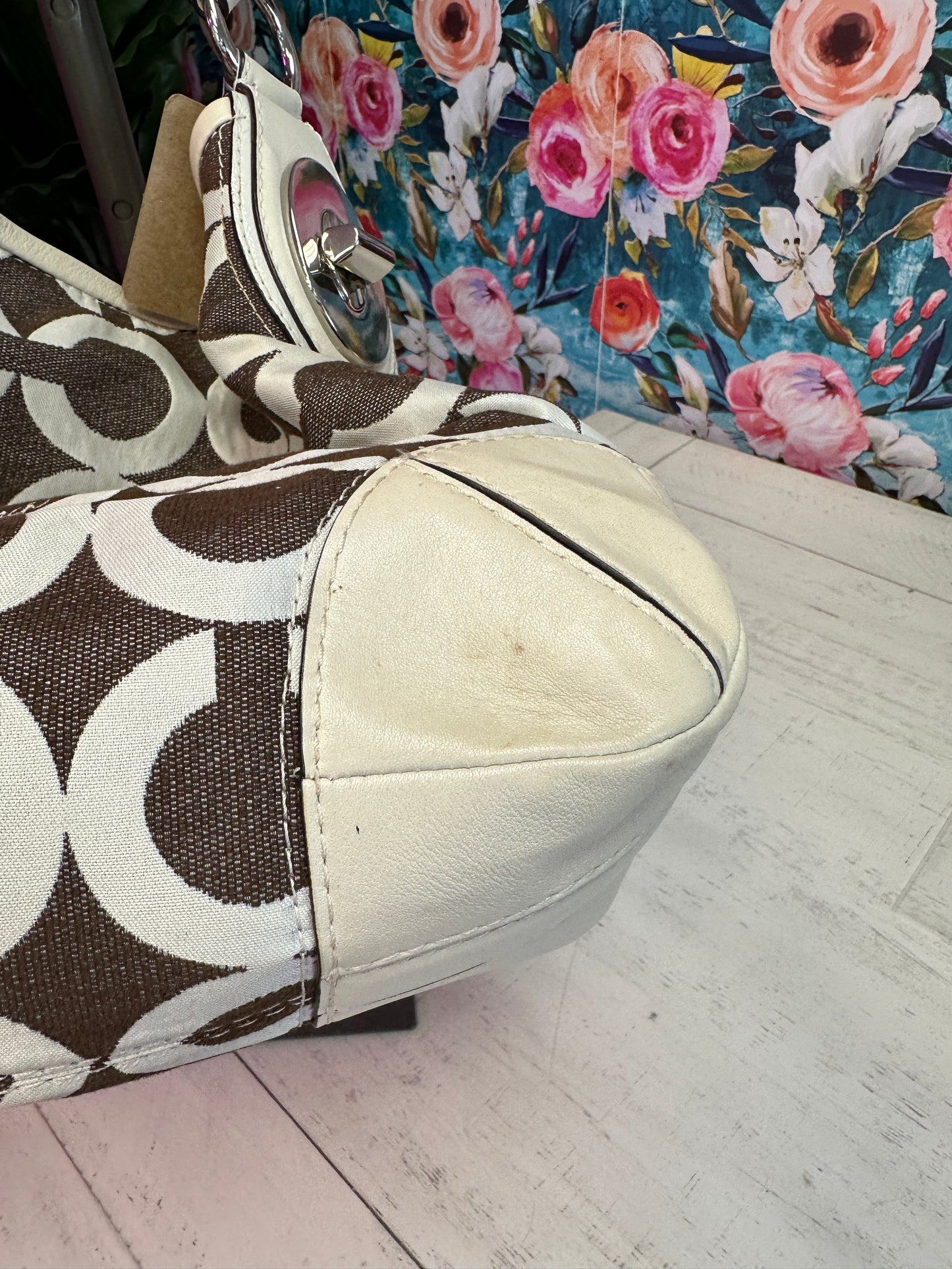 Pre Owned Coach Signature Peyton Bag