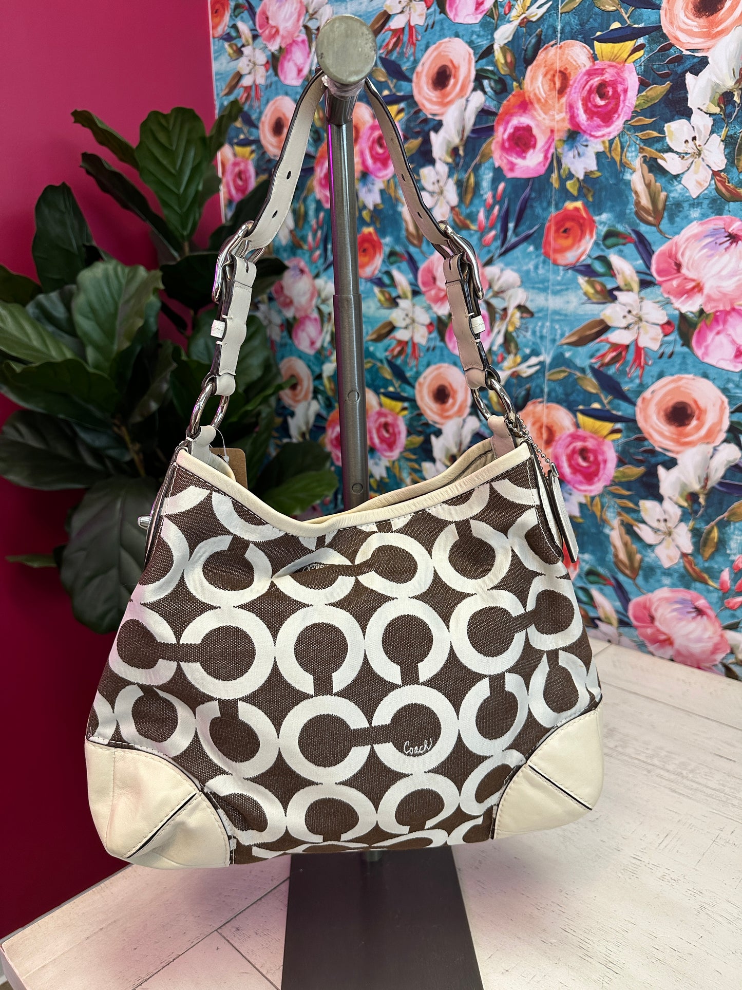 Pre Owned Coach Signature Peyton Bag