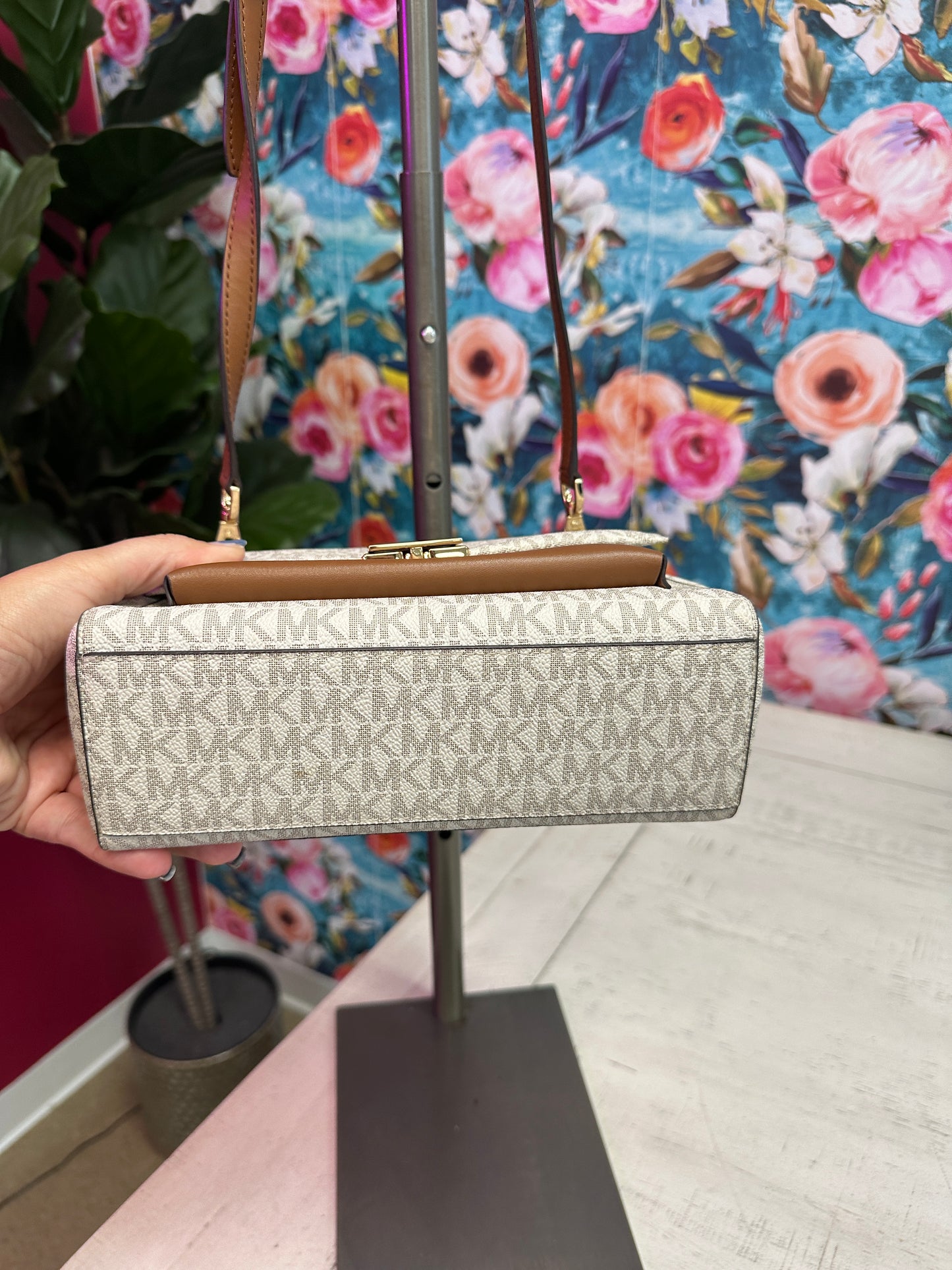 Pre Owned Michael Kors Lita Handbag