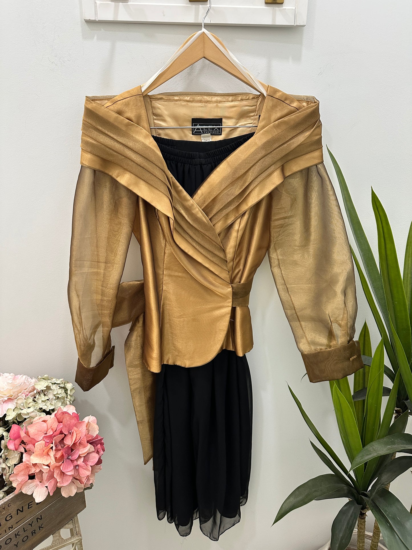 Alex Evenings Gold Pant Set Size Medium