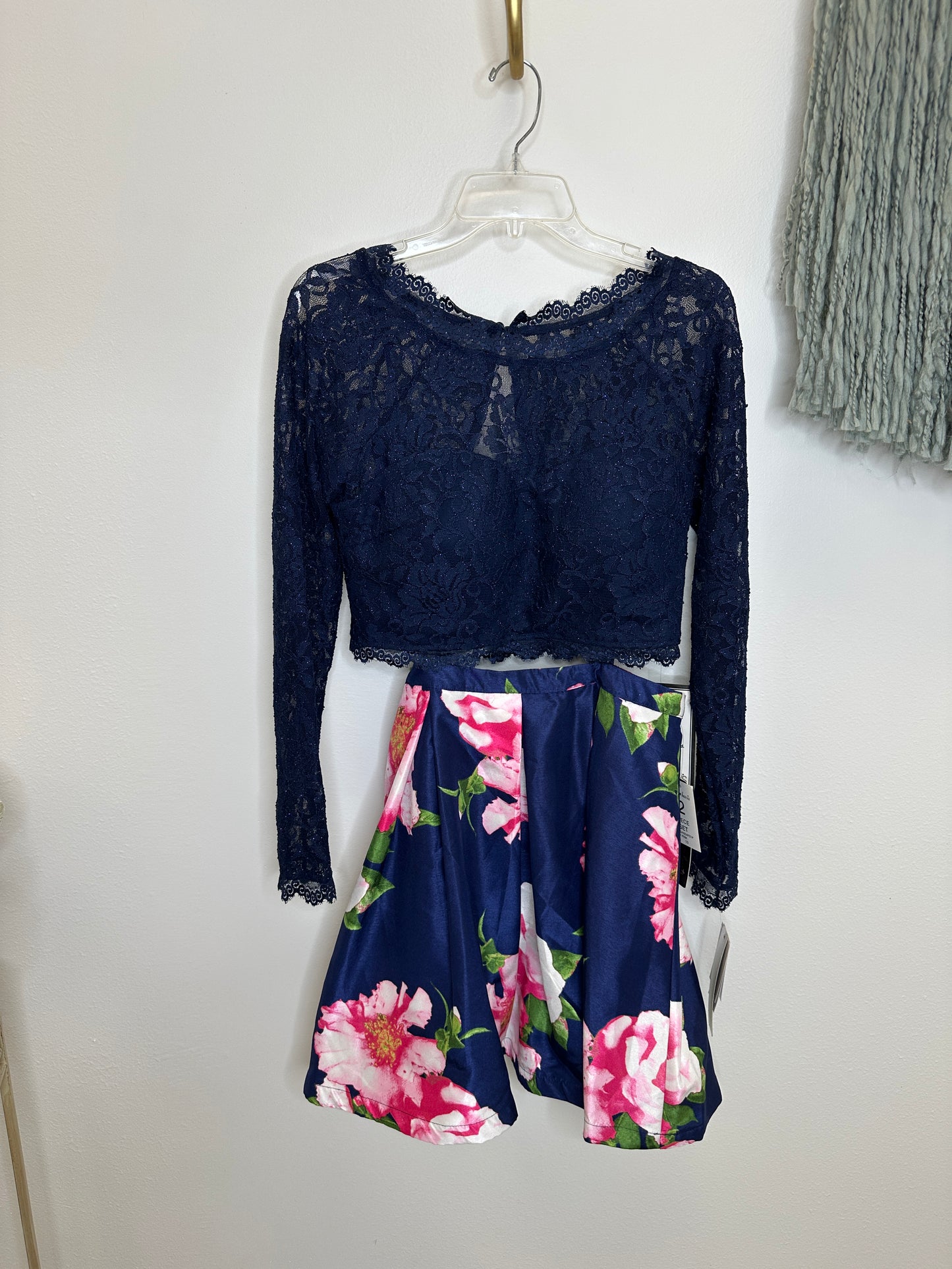 NWT Pre Owned Sequin Hearts 2pc Set