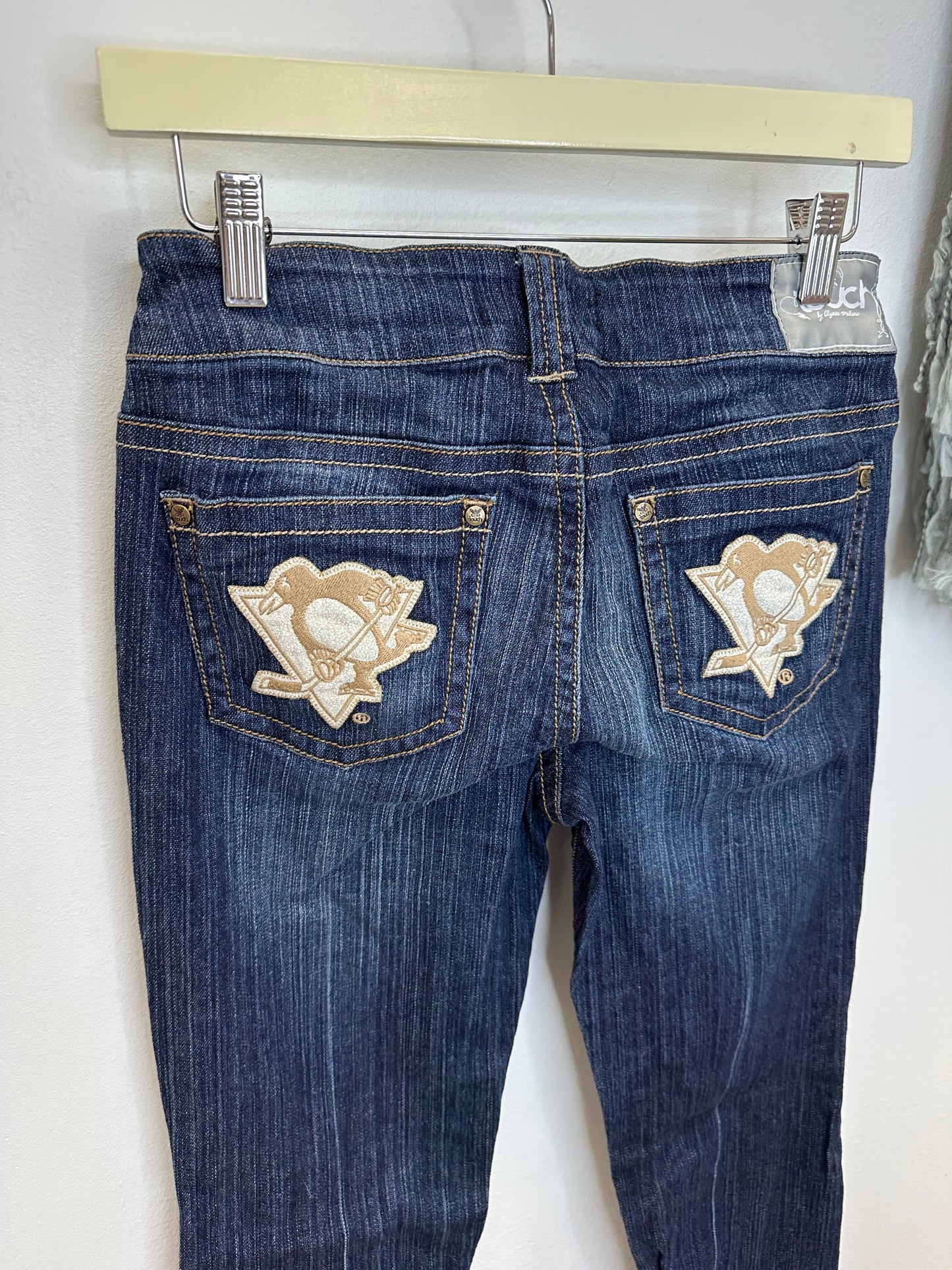 Pre-Owned Touch By Alyssa Milano Pittsburgh Penguin Jeans