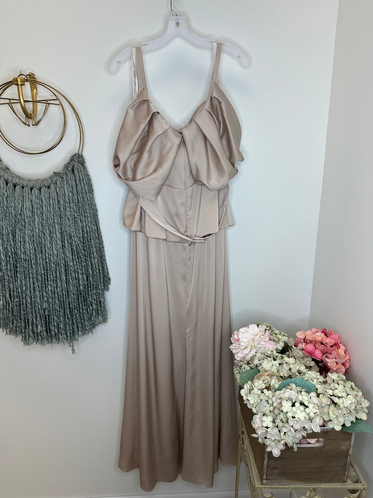 Pre Owned Oleg Cassini Champagne Gown