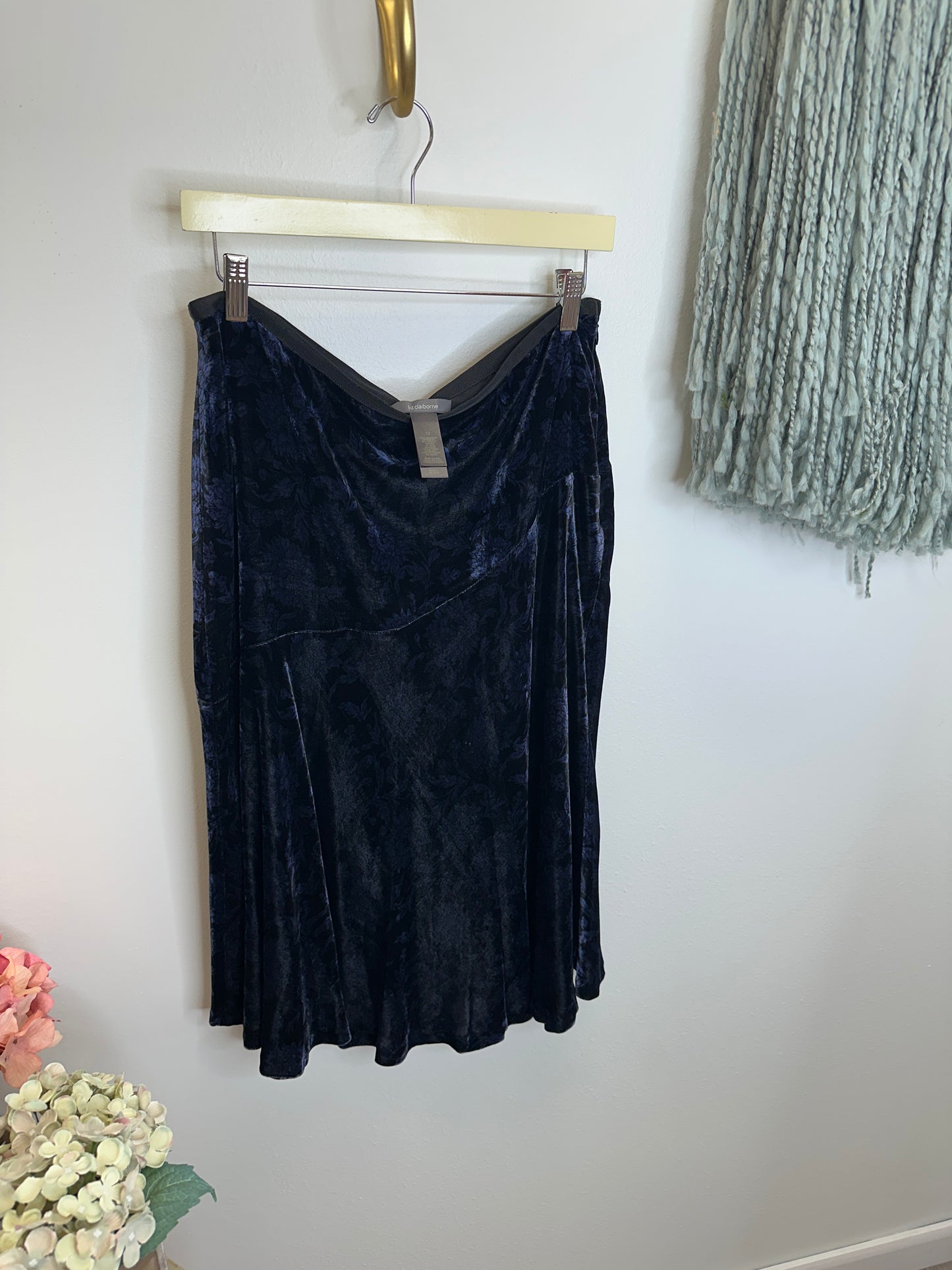 Pre Owned Name Brand Ladies Apparel