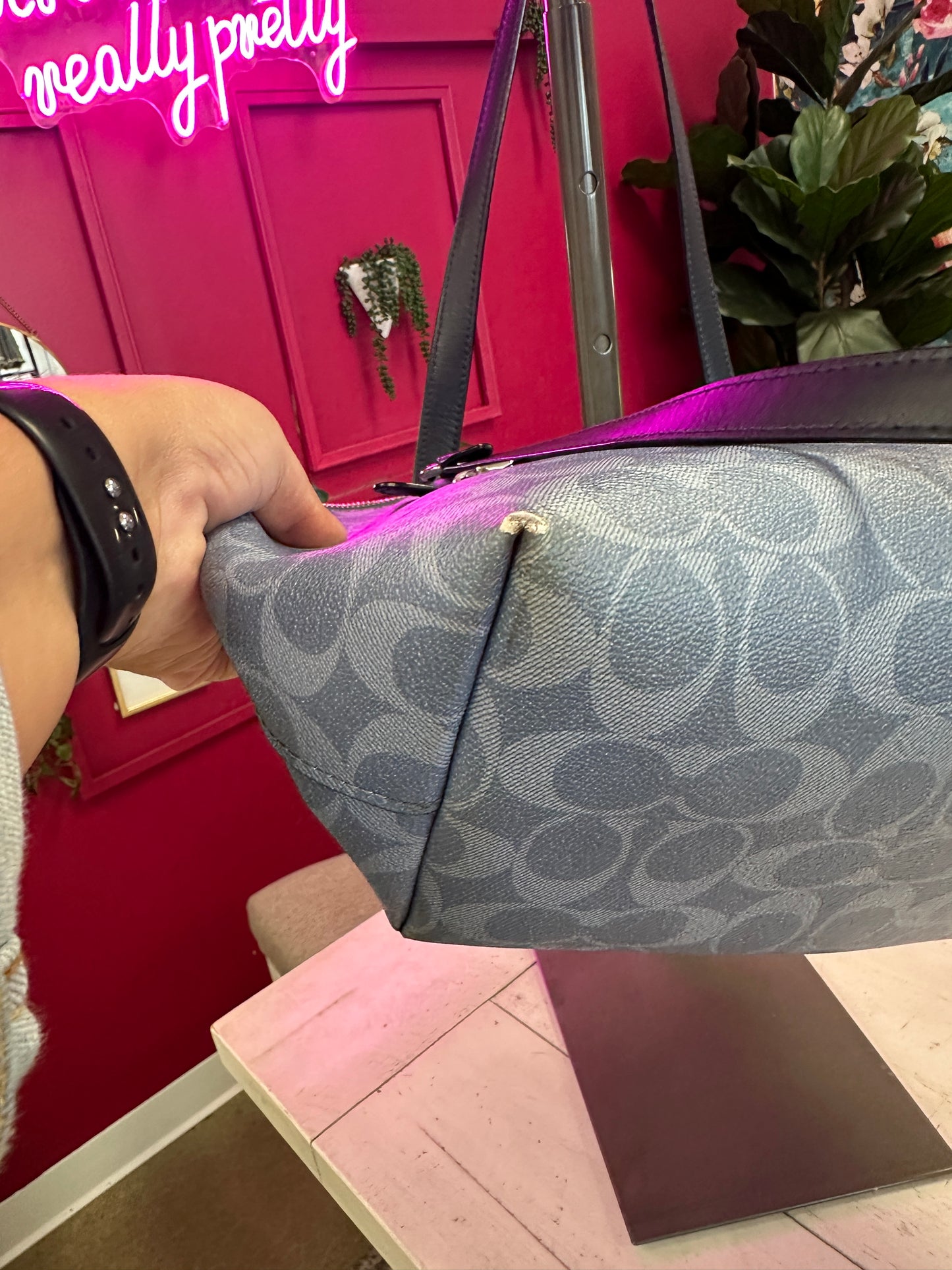 Pre Owned Coach Shoulder Bag