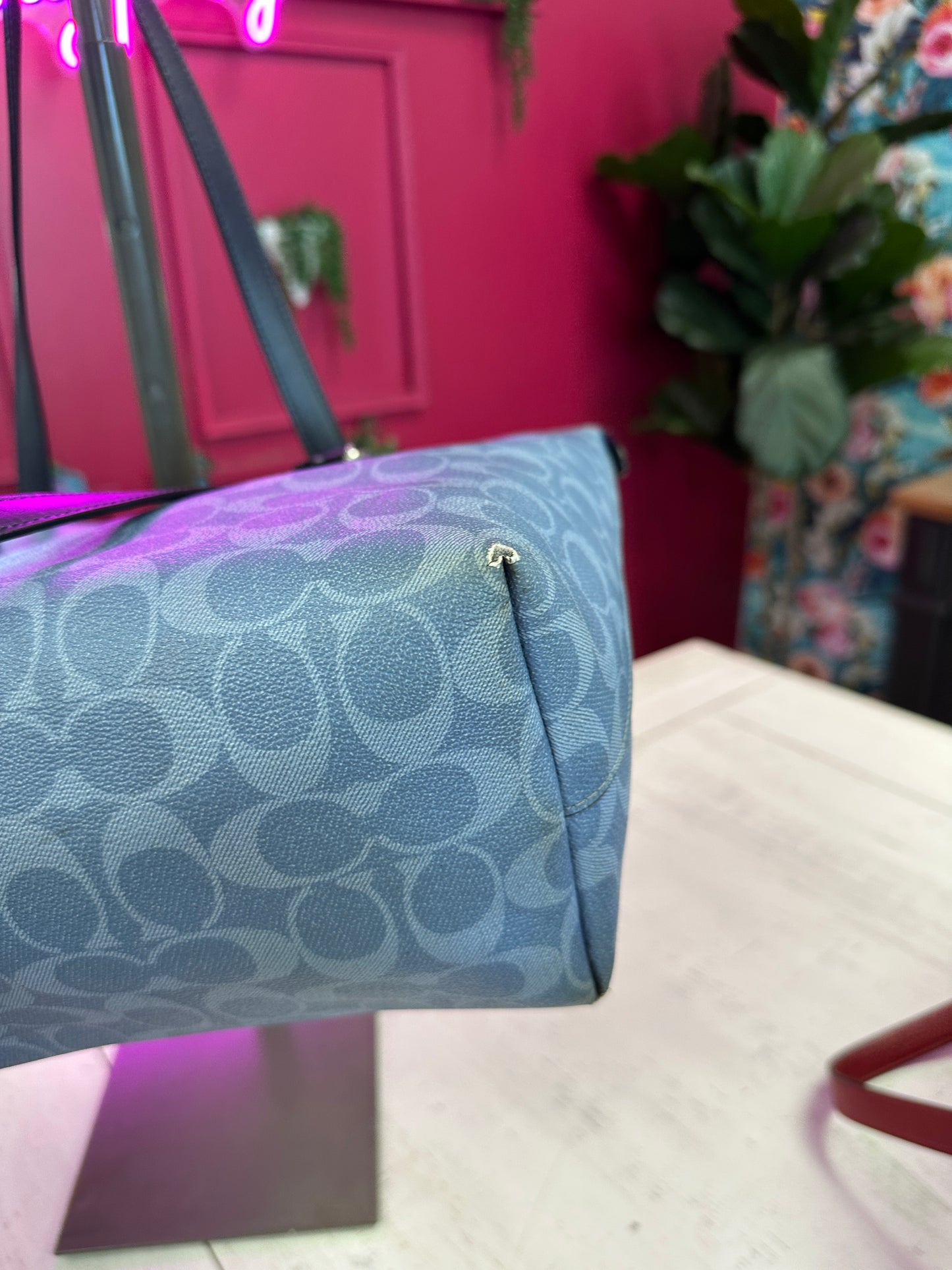 Pre Owned Coach Shoulder Bag