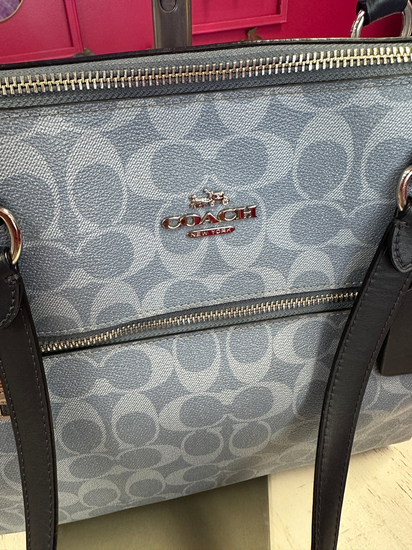 Pre Owned Coach Shoulder Bag
