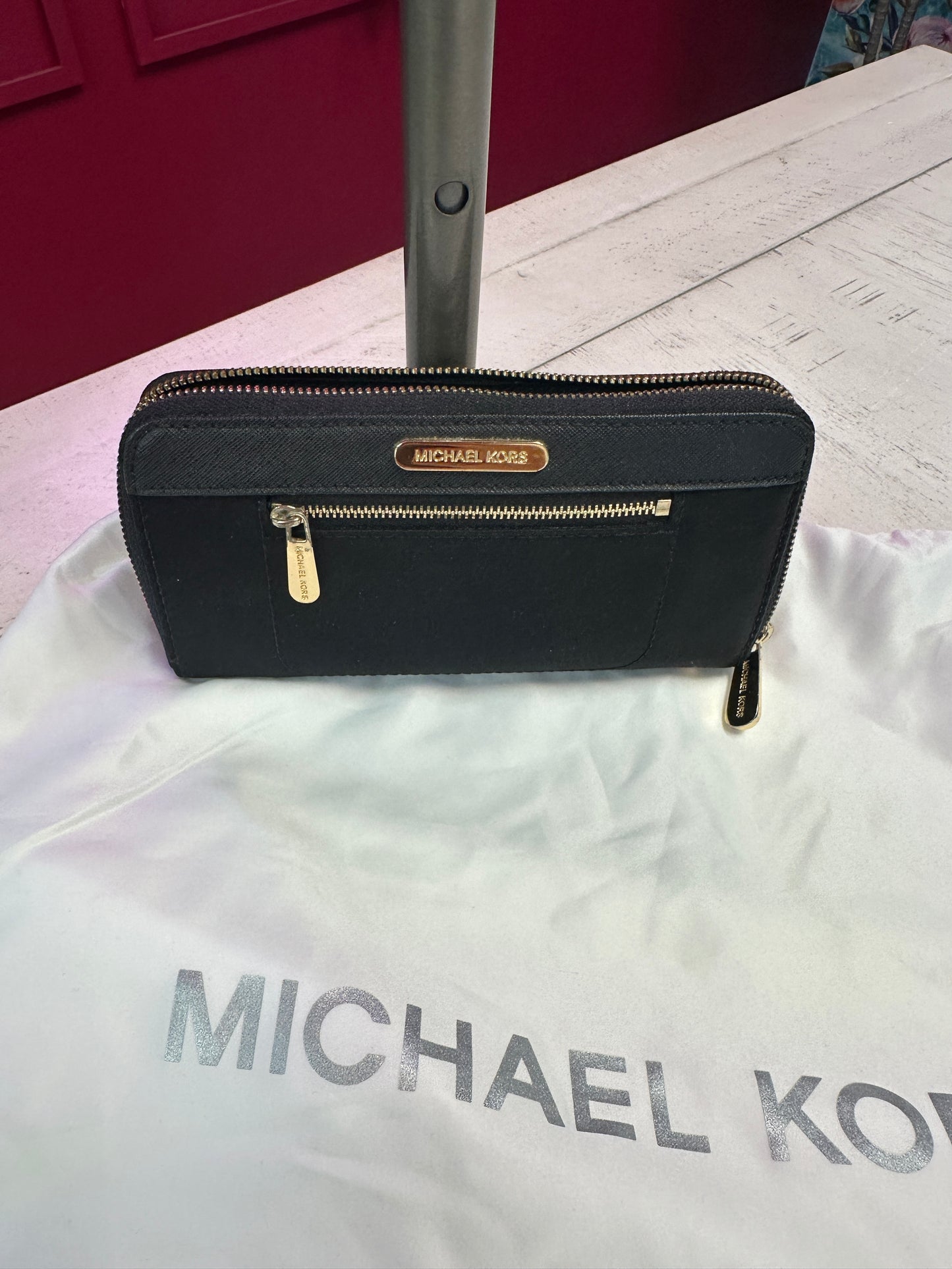 Pre Owned Designer Michael Kors Wallet