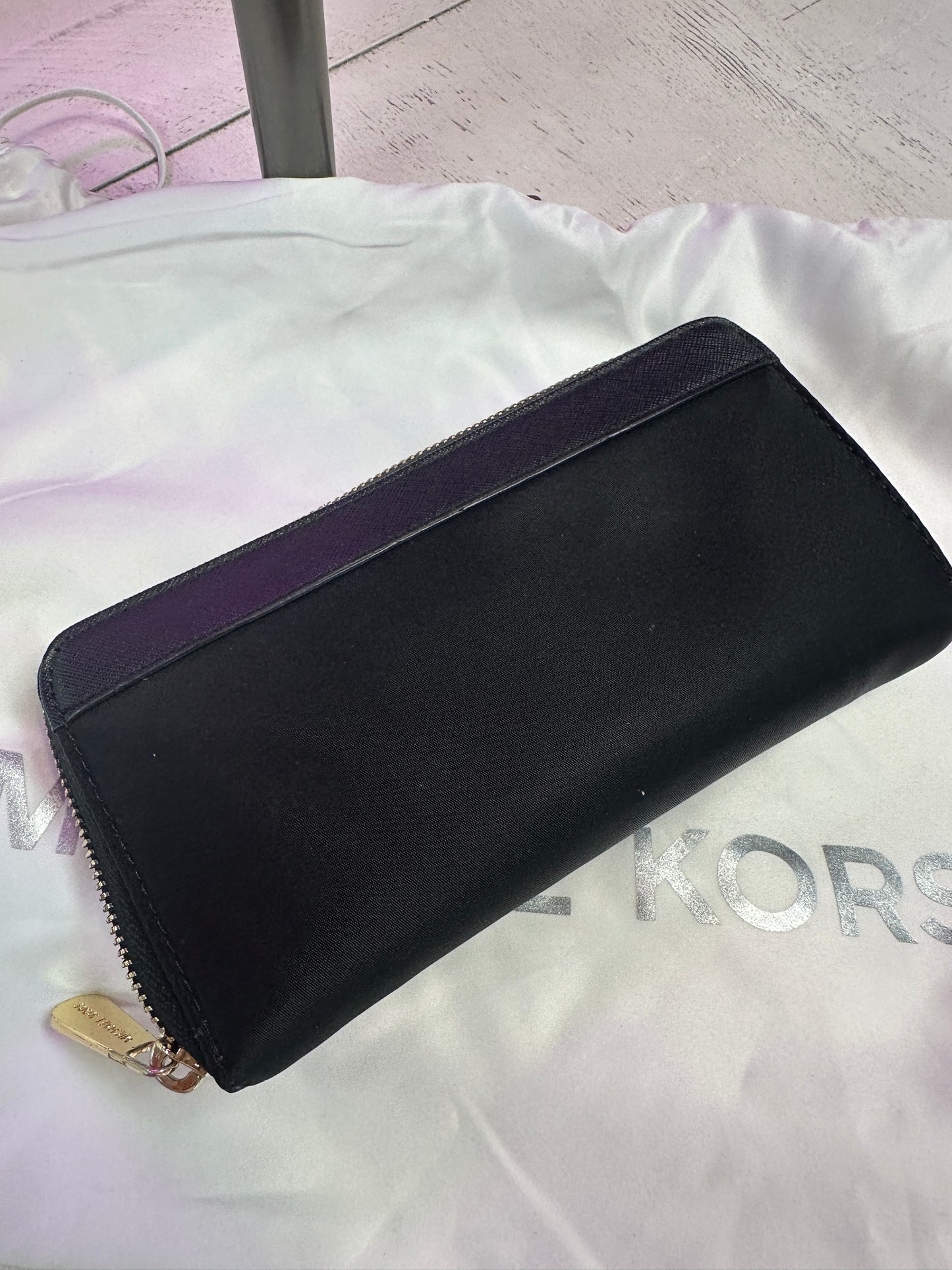 Pre Owned Designer Michael Kors Wallet