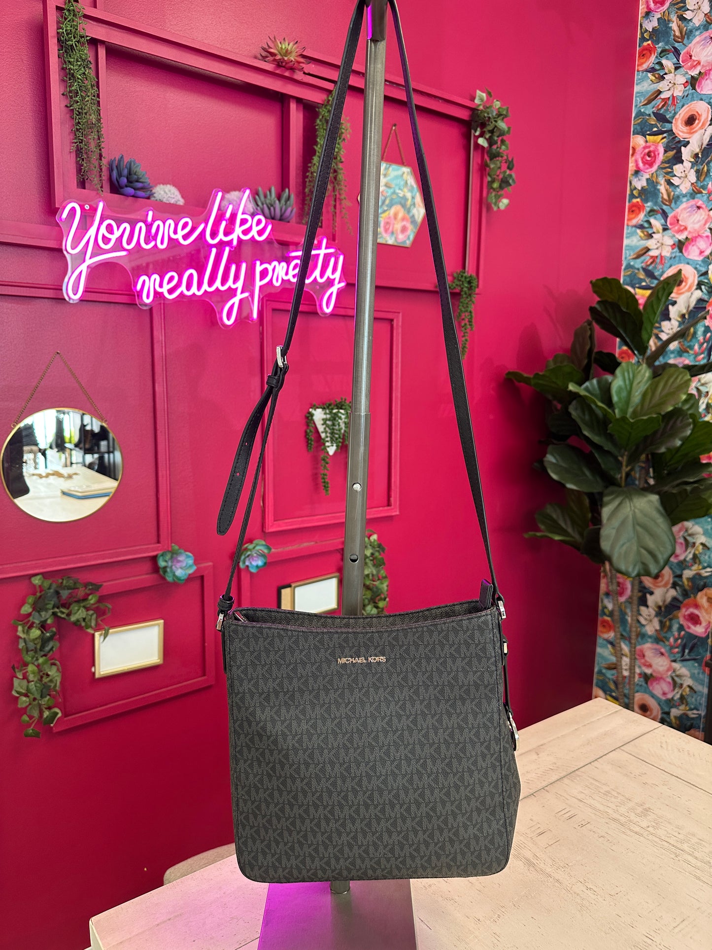 Pre Owned Michael Kors Signature Cross Body