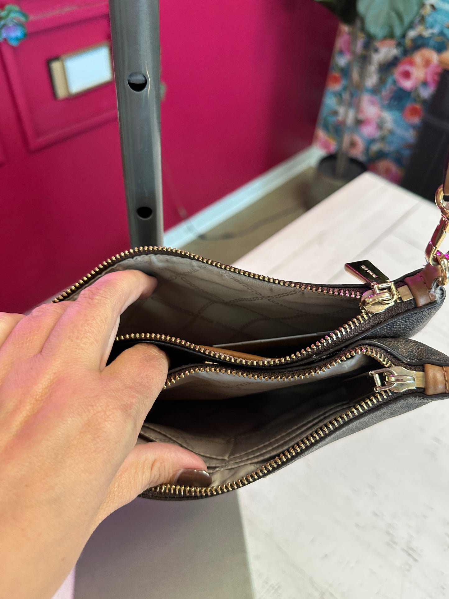 Pre Owned Michael Kors Logo Cross Body