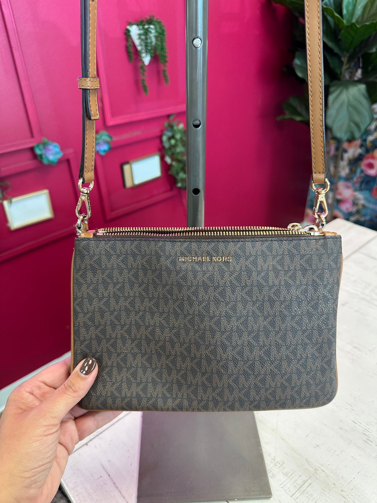 Pre Owned Michael Kors Logo Cross Body