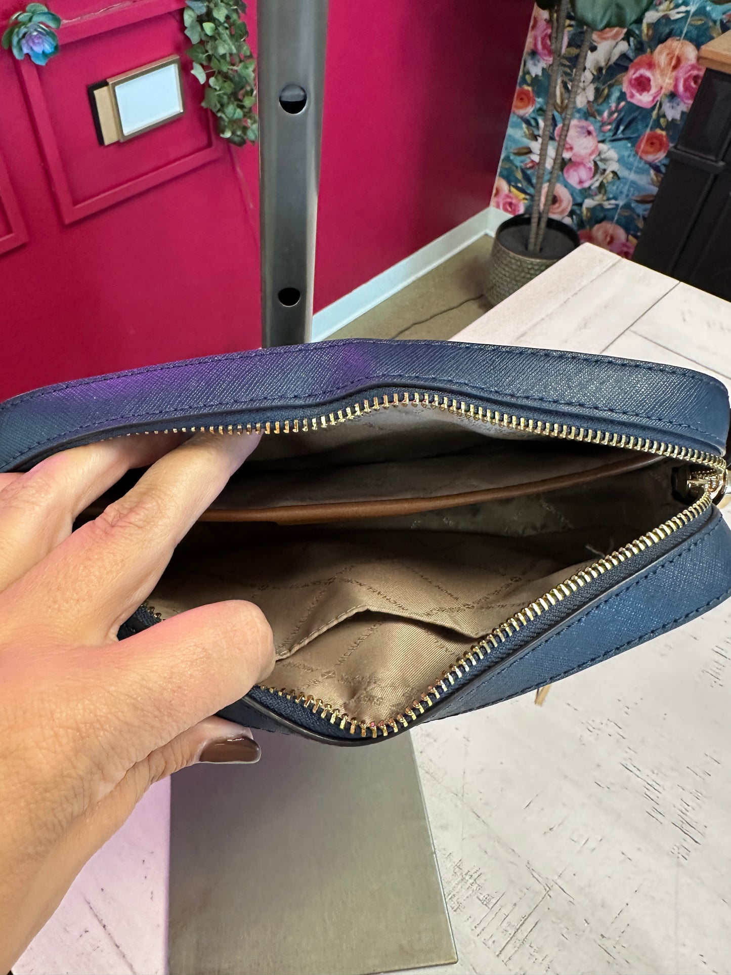Pre Owned Michael Kors Cross Body