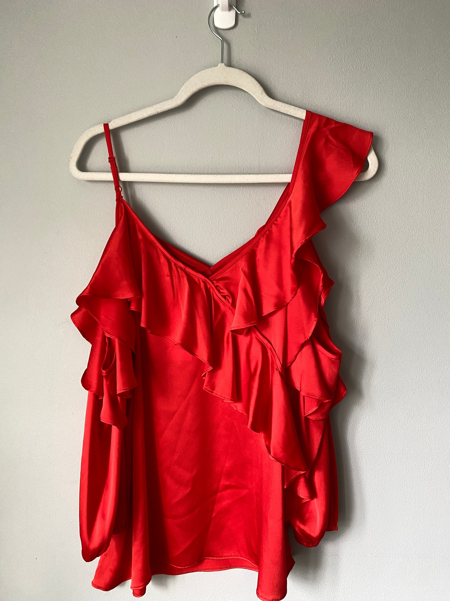 Sugar Lips Cold Shoulder Ruffle Top Size Large