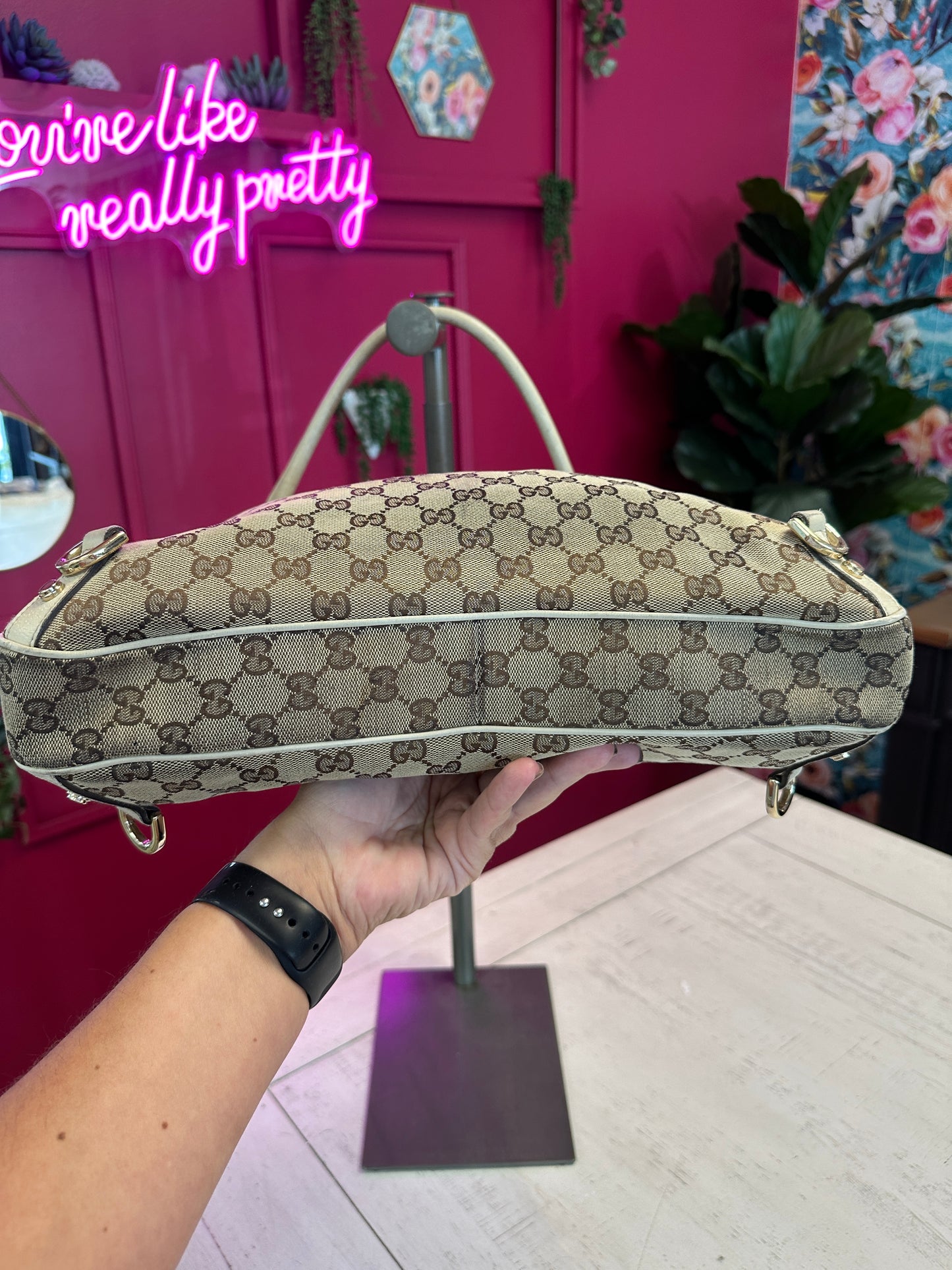 Pre Owned Gucci GG Canvas Abbey