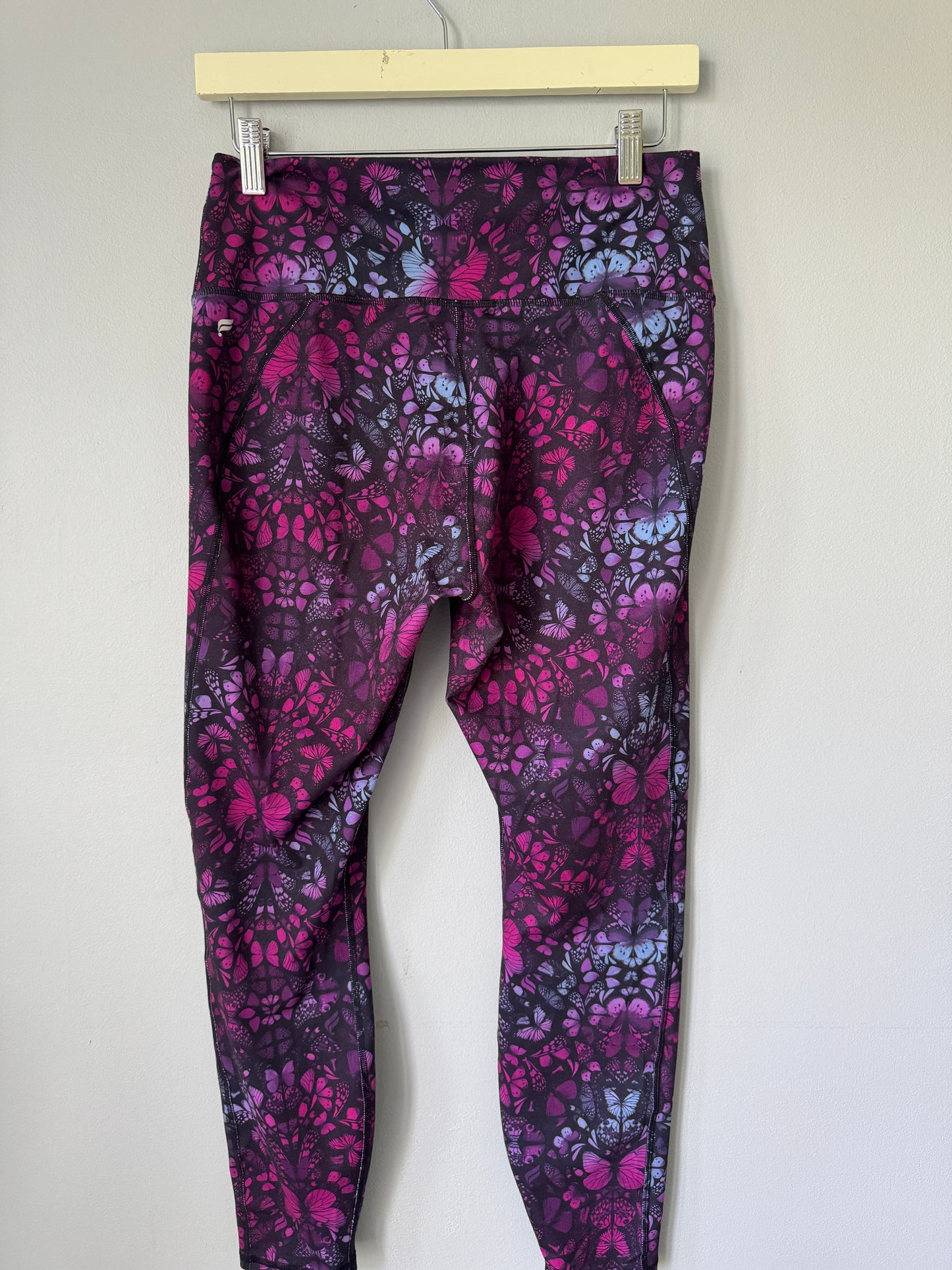 Fabletics Athletic Capri's Burgundy Size M