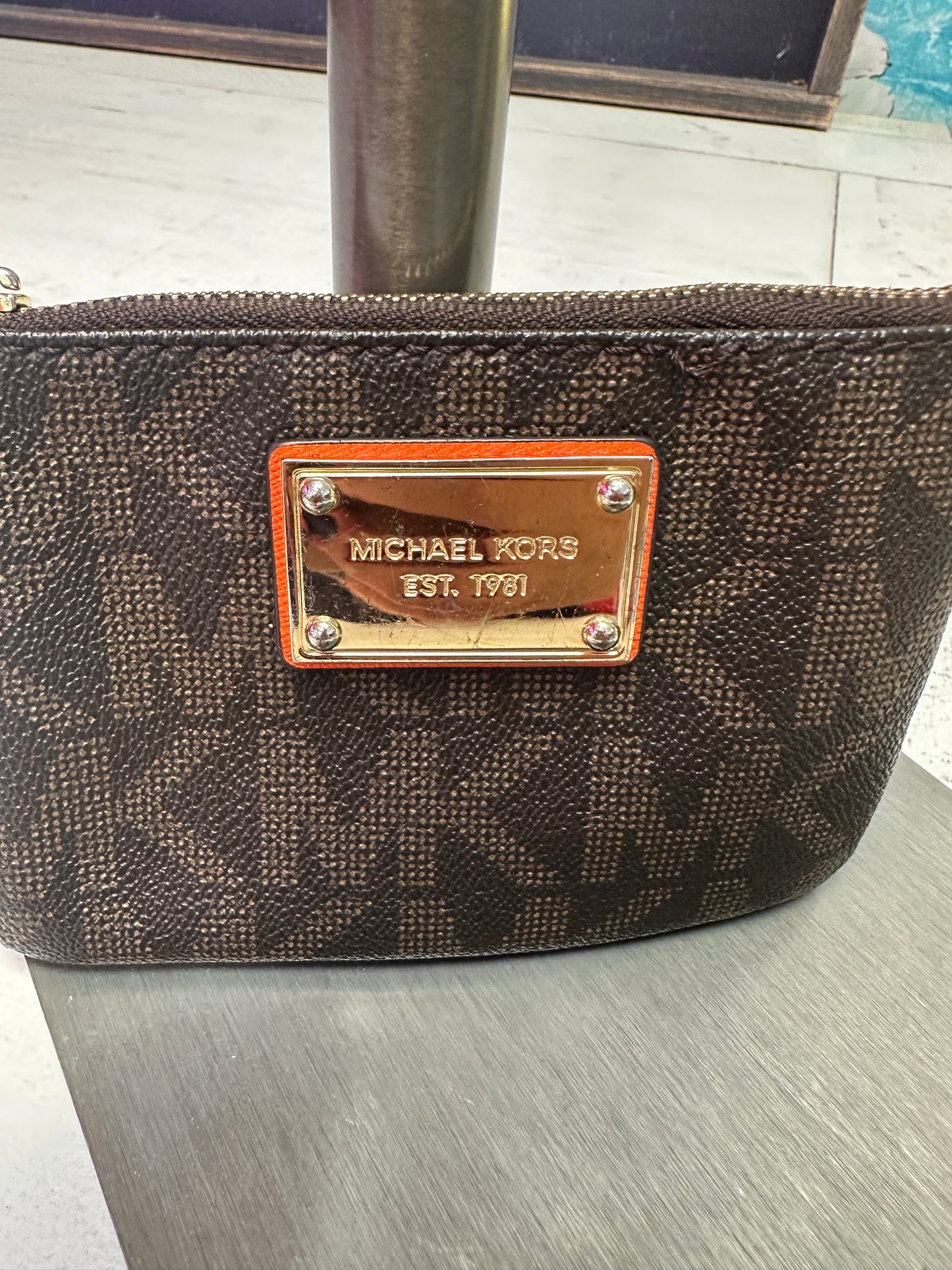 Pre Owned Michael Kors Wristlet