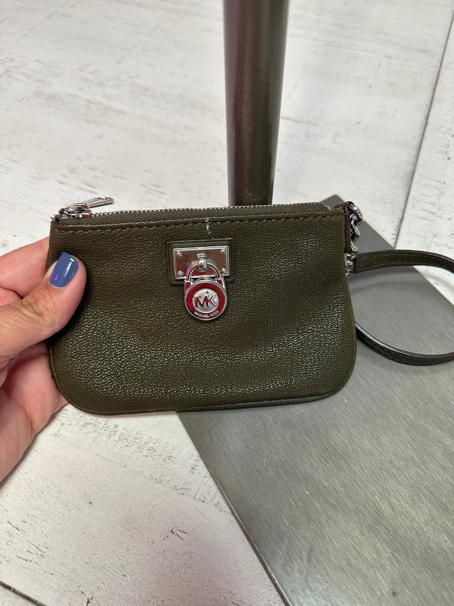 Pre Owned Michael Kors Wristlet Hamilton Lock Chain