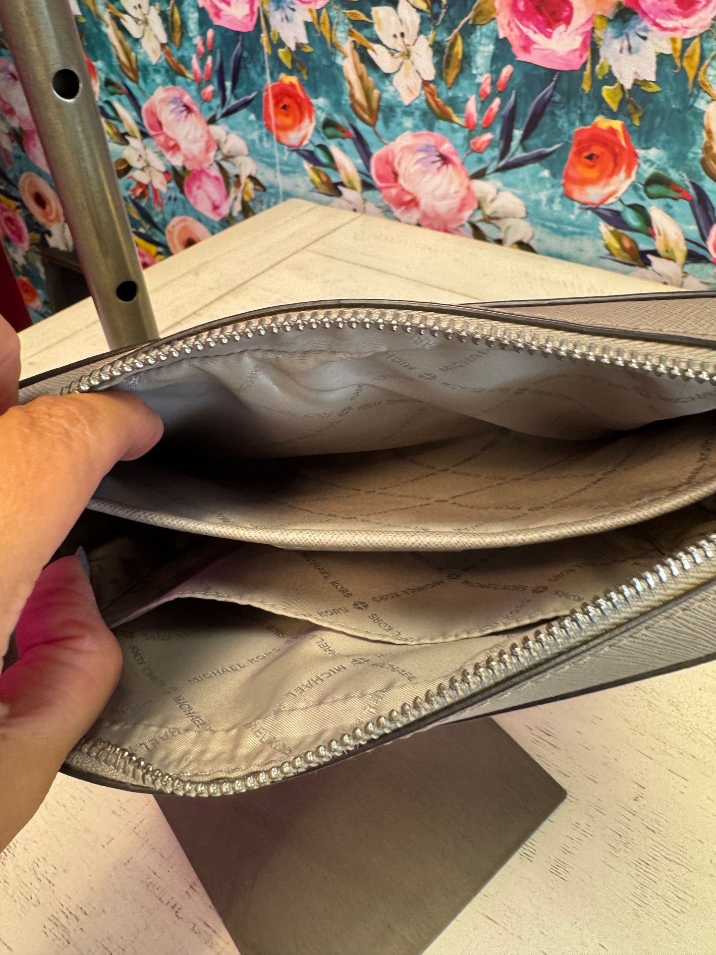 Pre Loved Michael Kors Jet Set Crossbody