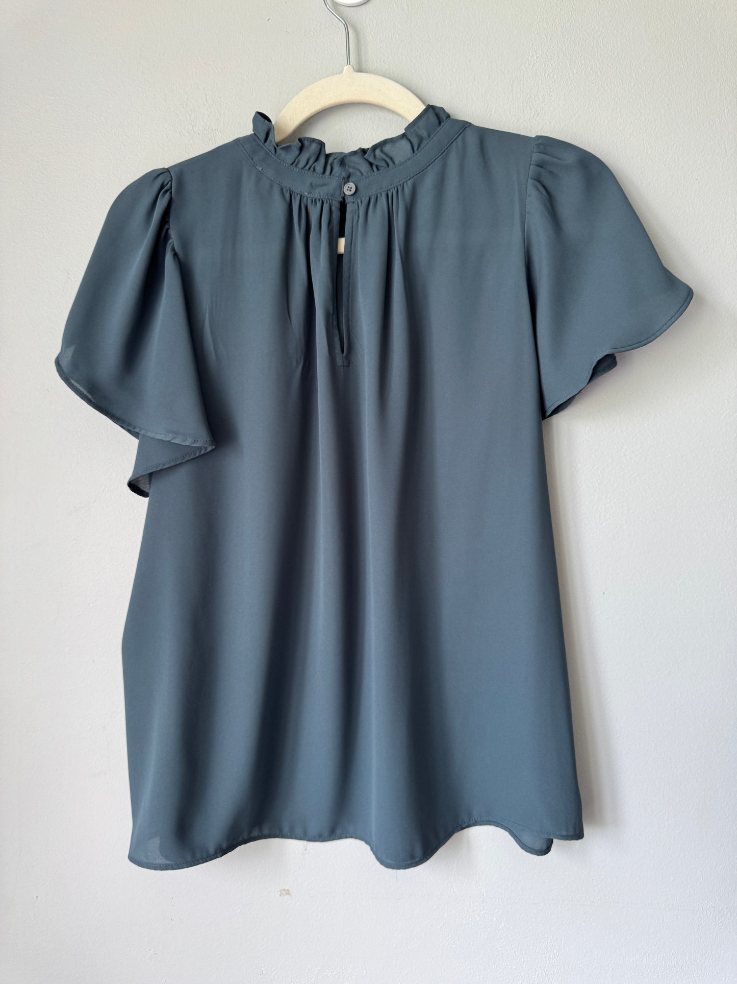 Loft Short Sleeve Ruffle Top - Medium