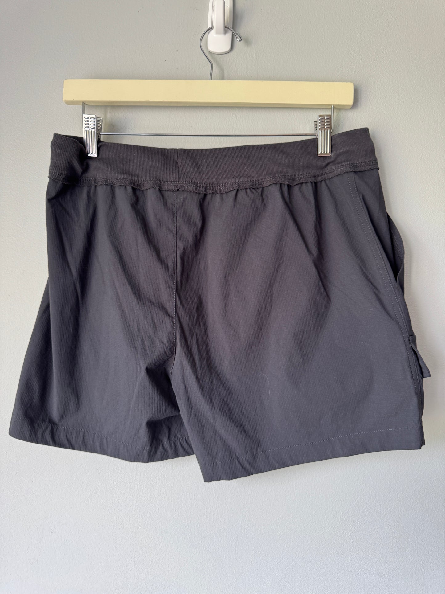 Te Verde Shorts Size Medium Black