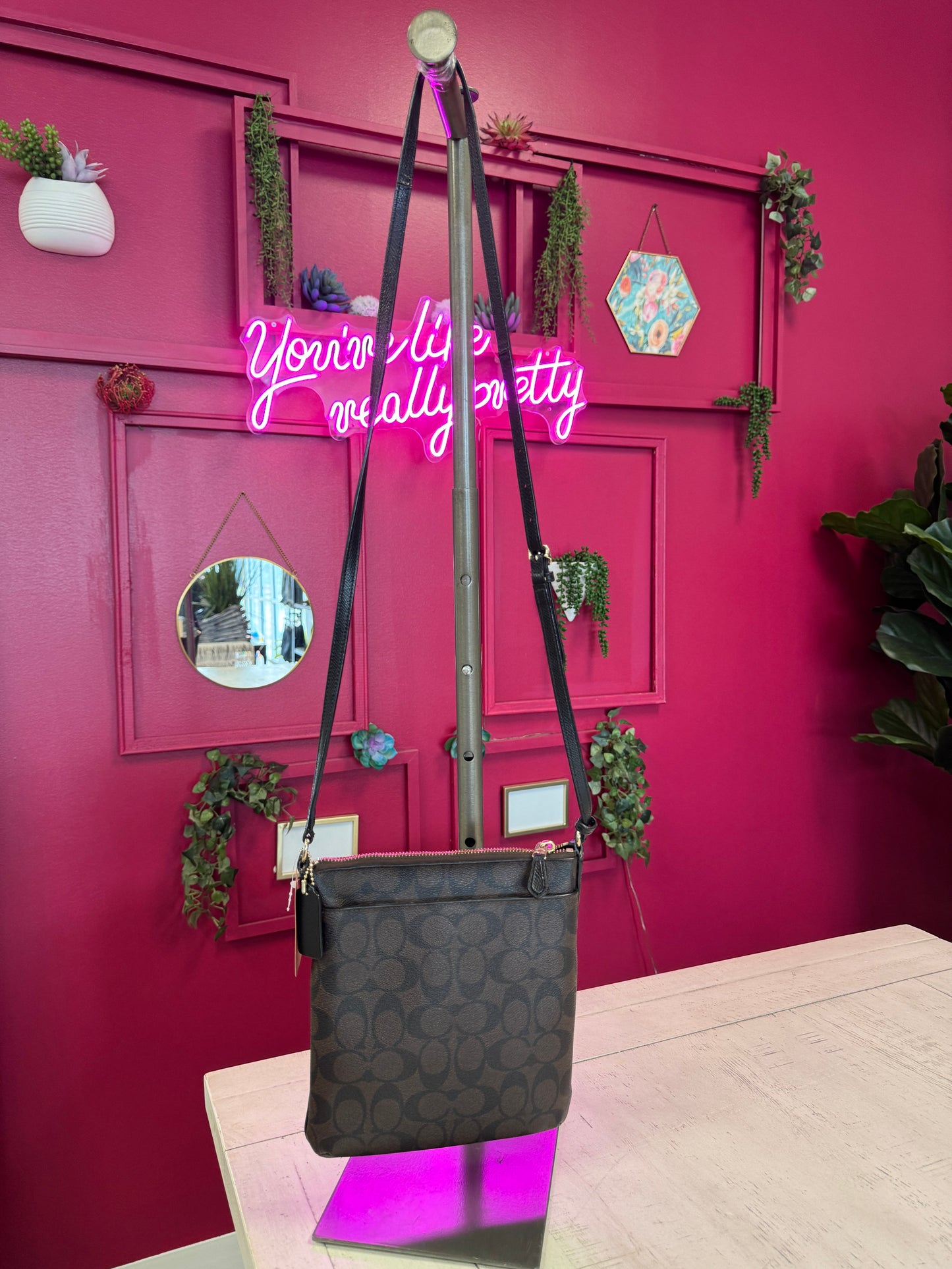 Pre Owned Designer Signature Coach Cross Body