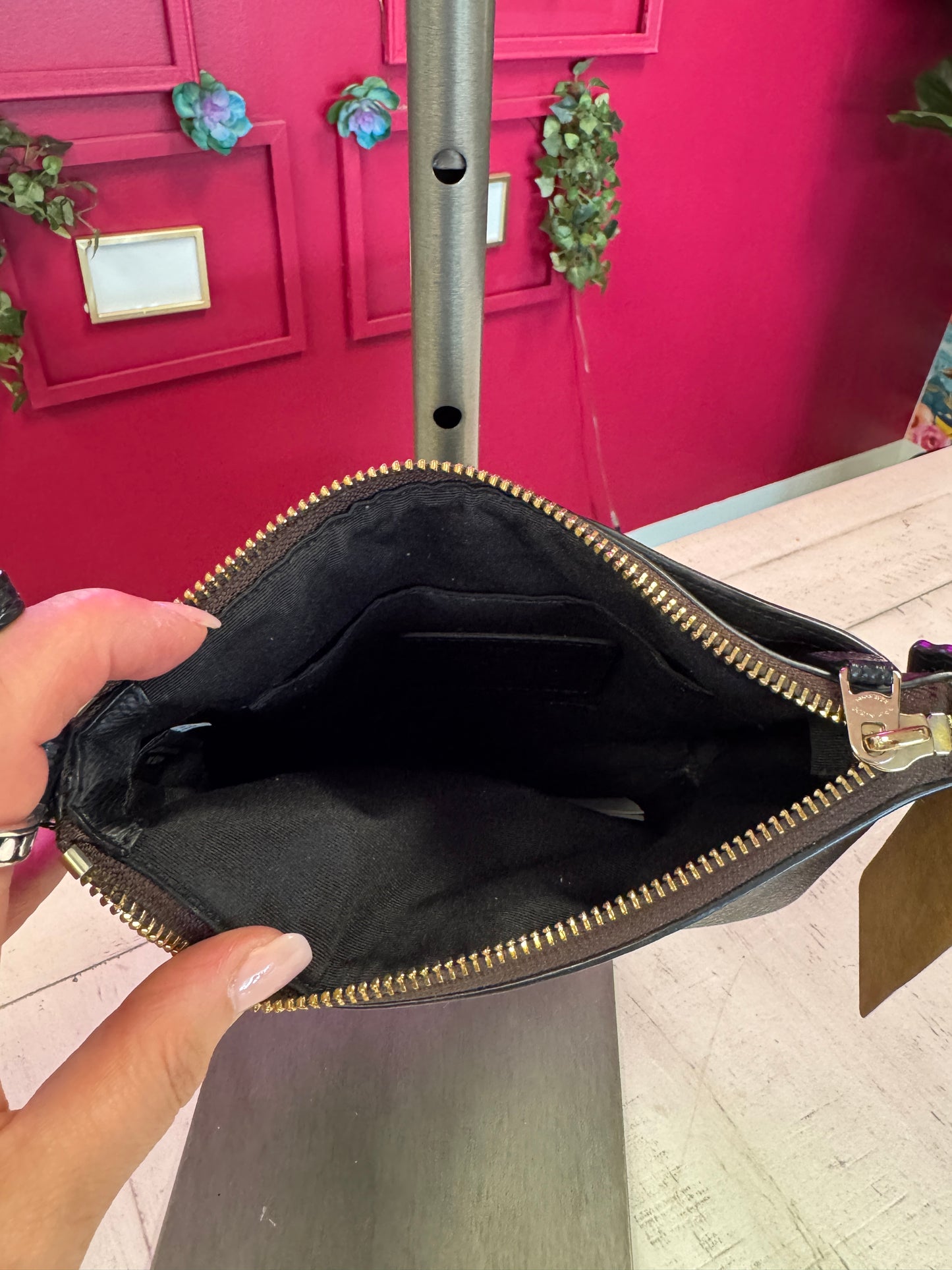Pre Owned Designer Signature Coach Cross Body