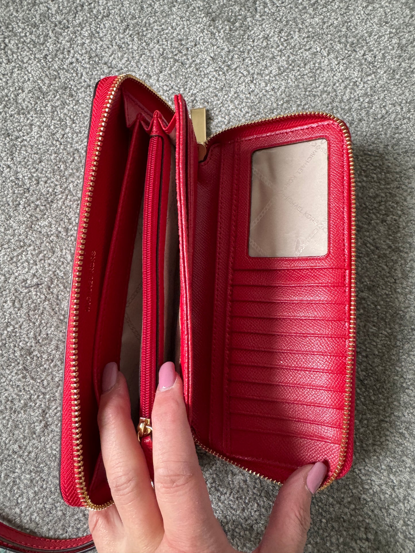 Pre Owned Authentic Michael Kors Jet Set Wallet