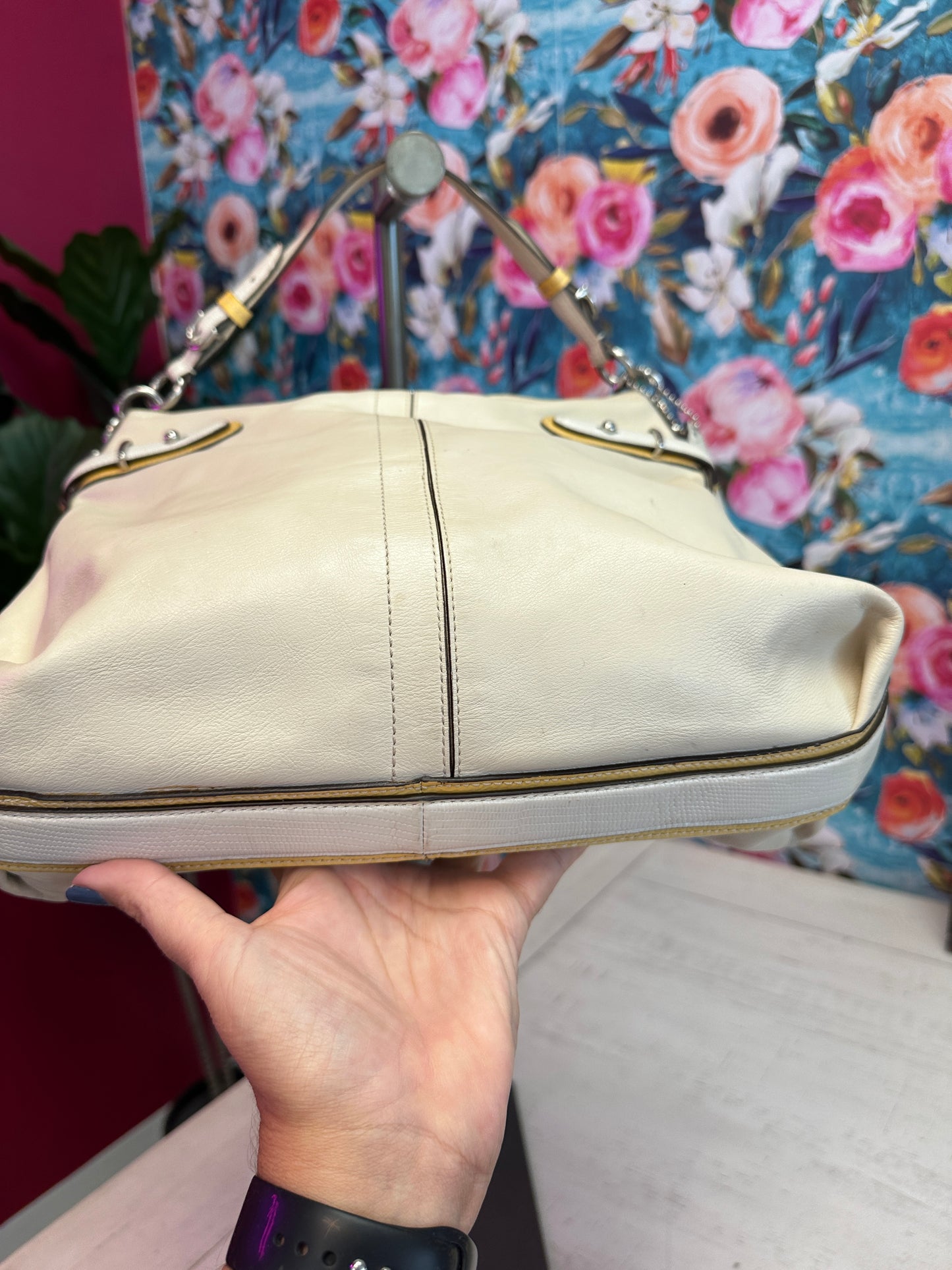 Pre Owned Coach Leather Hobo Bag