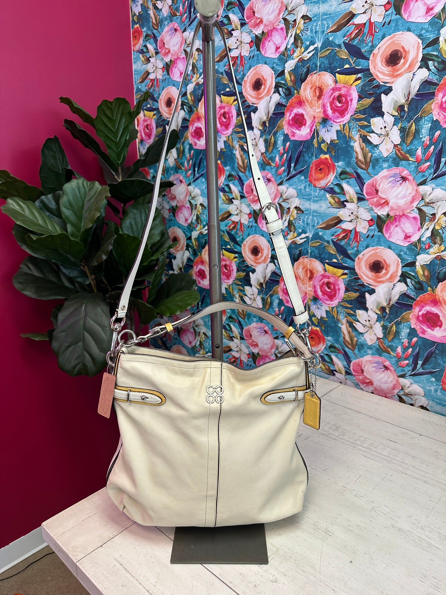 Pre Owned Coach Leather Hobo Bag