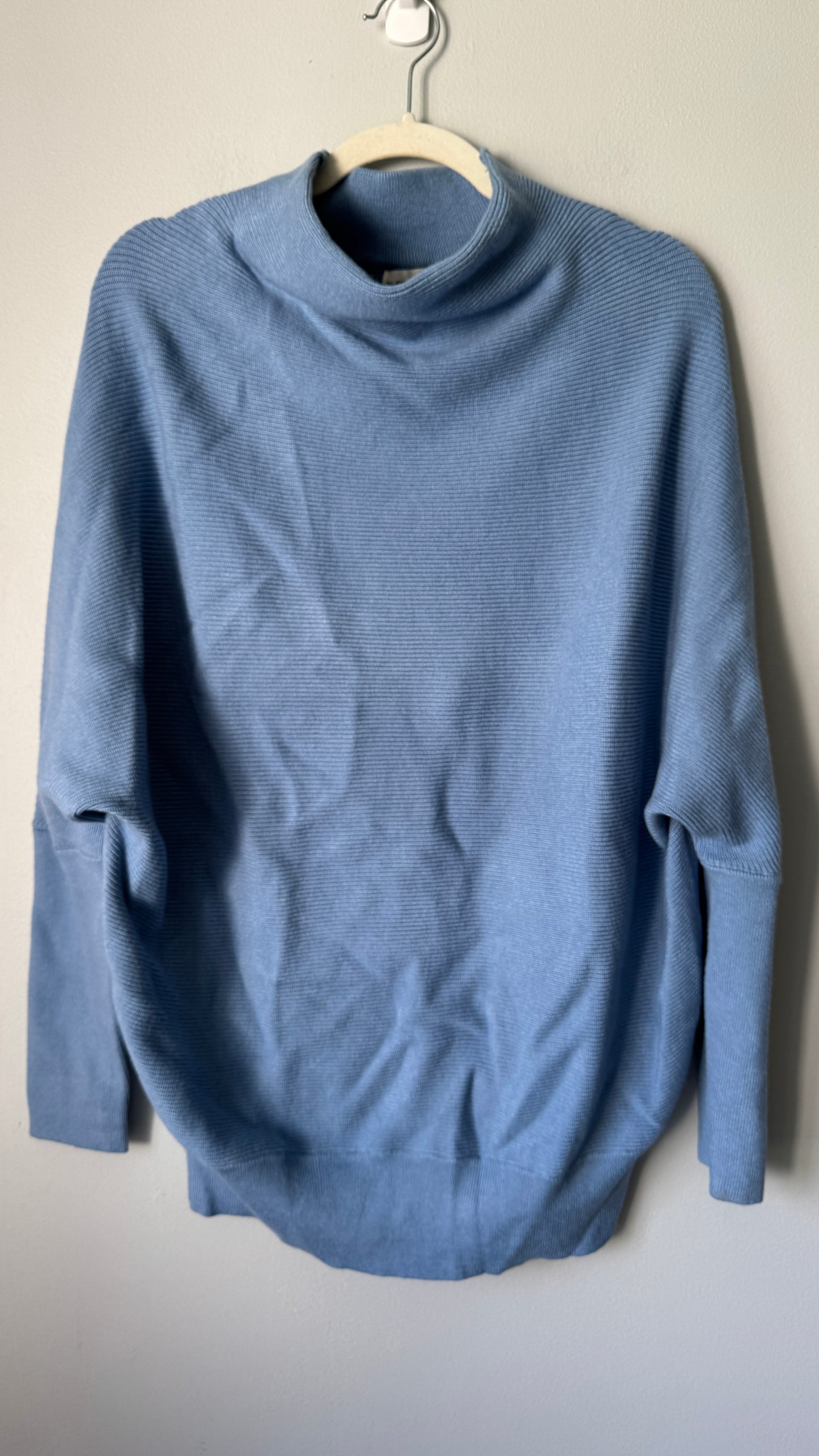 ee:some Blue Sweater Size S