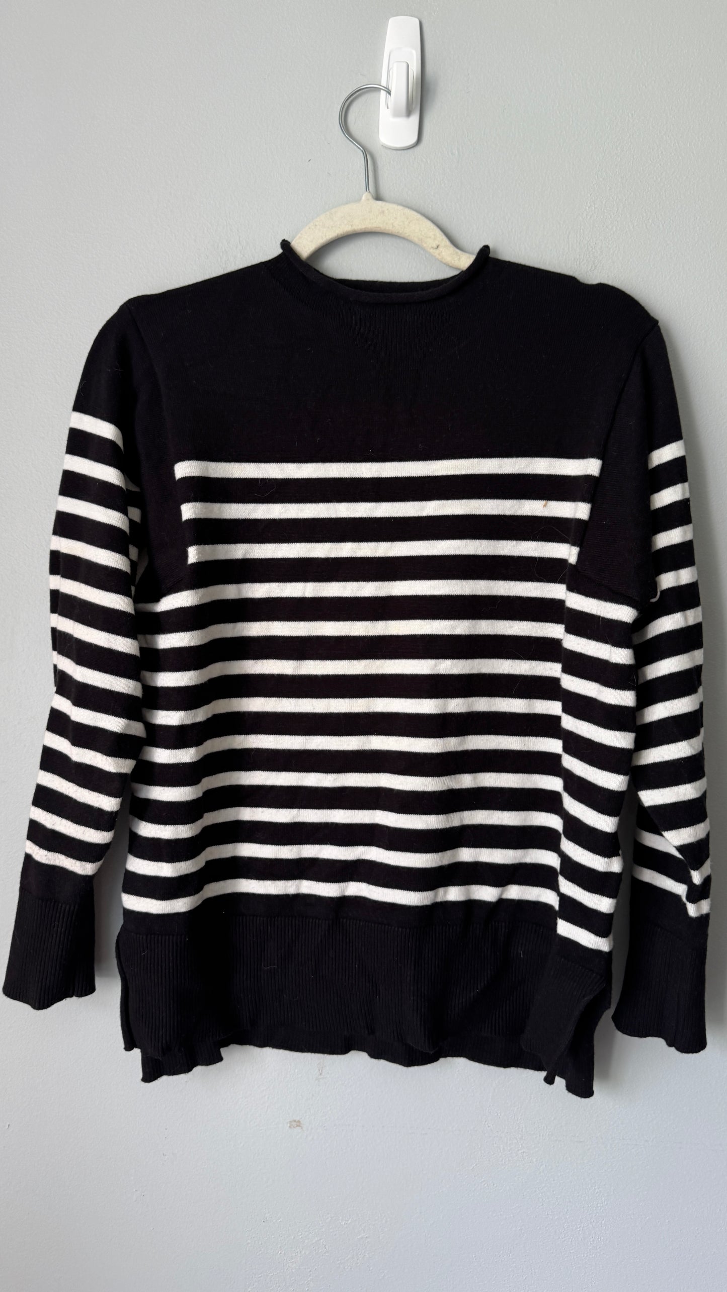 Brand Unknown Sweater Size Small