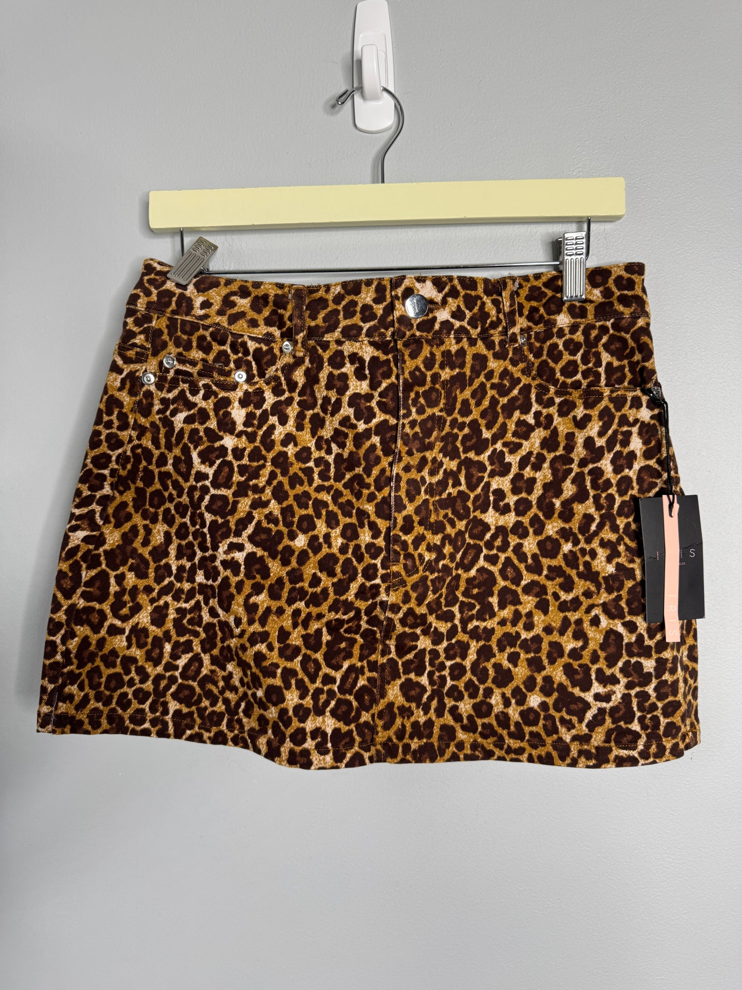 Iris Leopard Skirt Size L NWT