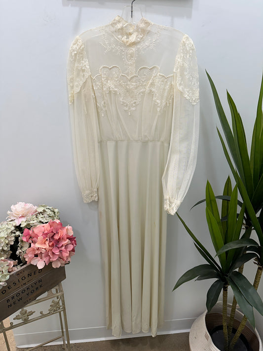 Vintage Lace Bridal Gown
