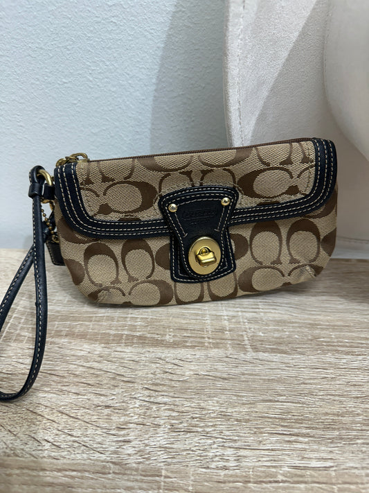 Pre Owned Coach Signature Wristlet