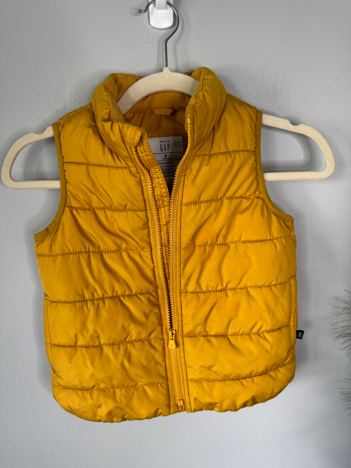 Kids Size 4 Toddler Vest Brand is Baby Gap