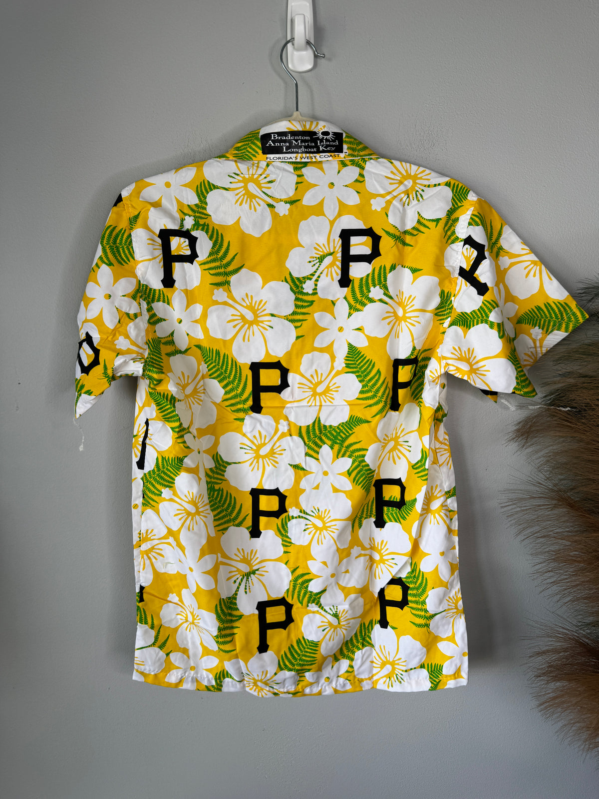 Pittsburgh Pirates Hawaiian Size Adult Small
