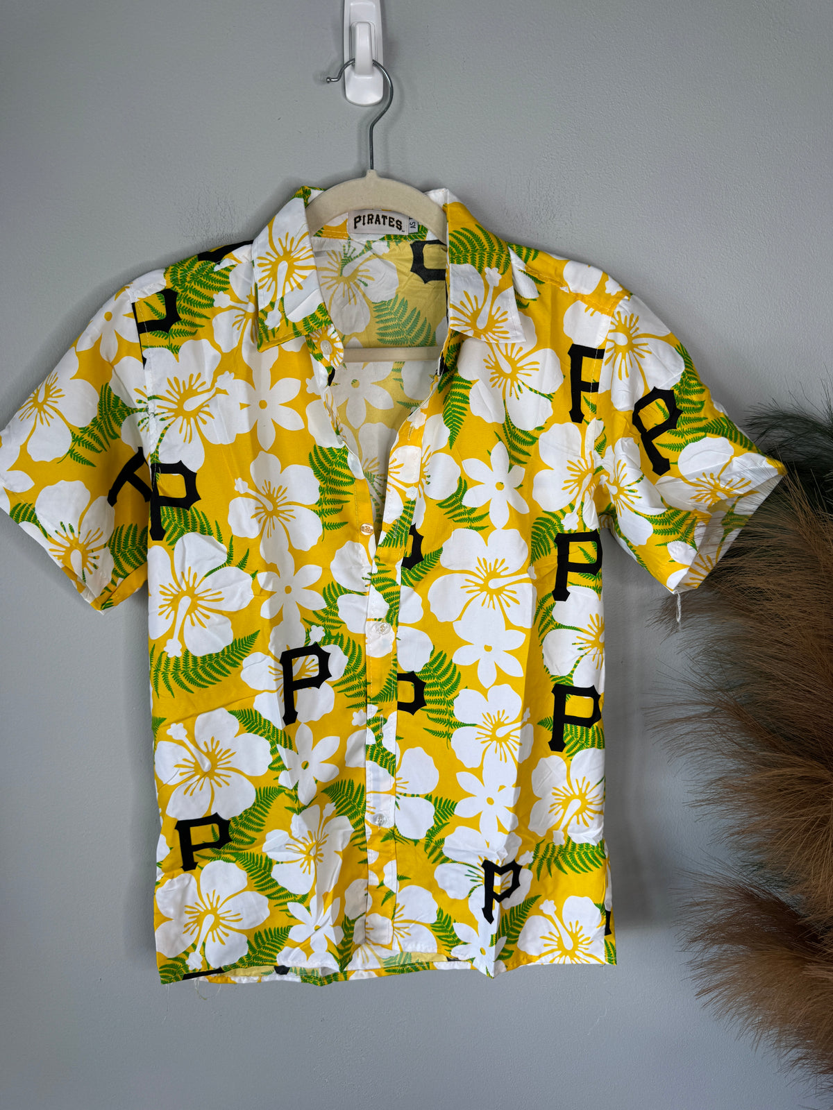 Pittsburgh Pirates Hawaiian Size Adult Small