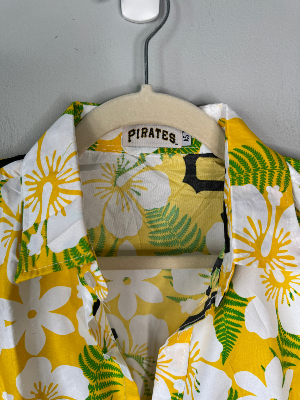 Pittsburgh Pirates Hawaiian Size Adult Small