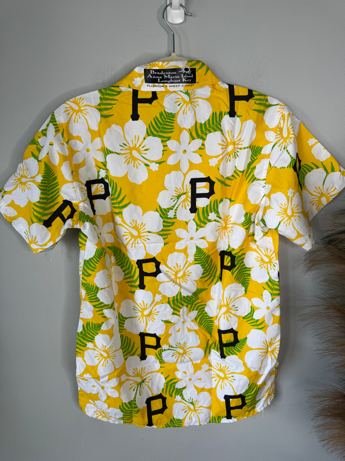 Pittsburgh Pirates Hawaiian Size Adult Small