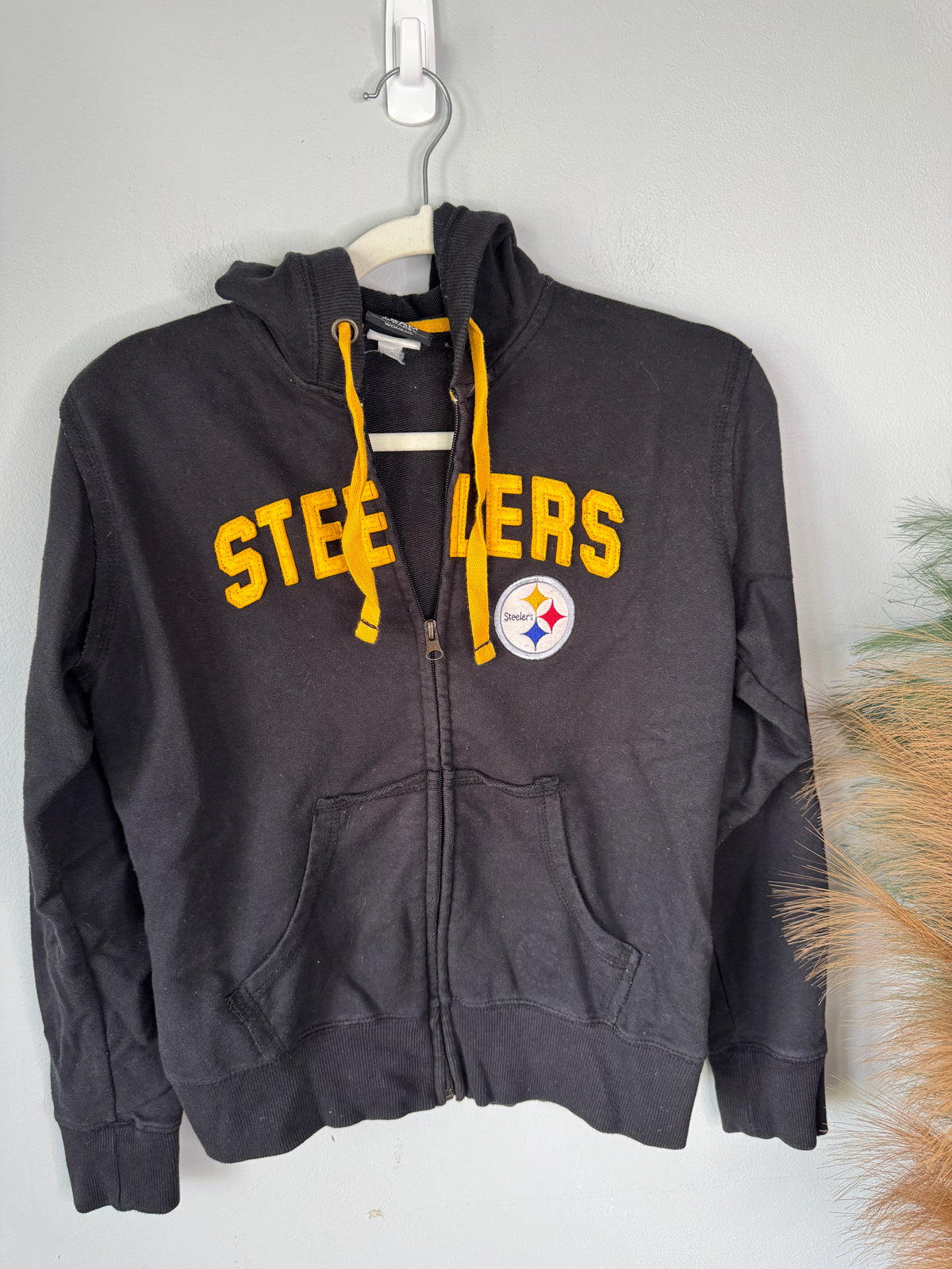 NFL Team Steelers Zip Up Hoodie Size Small