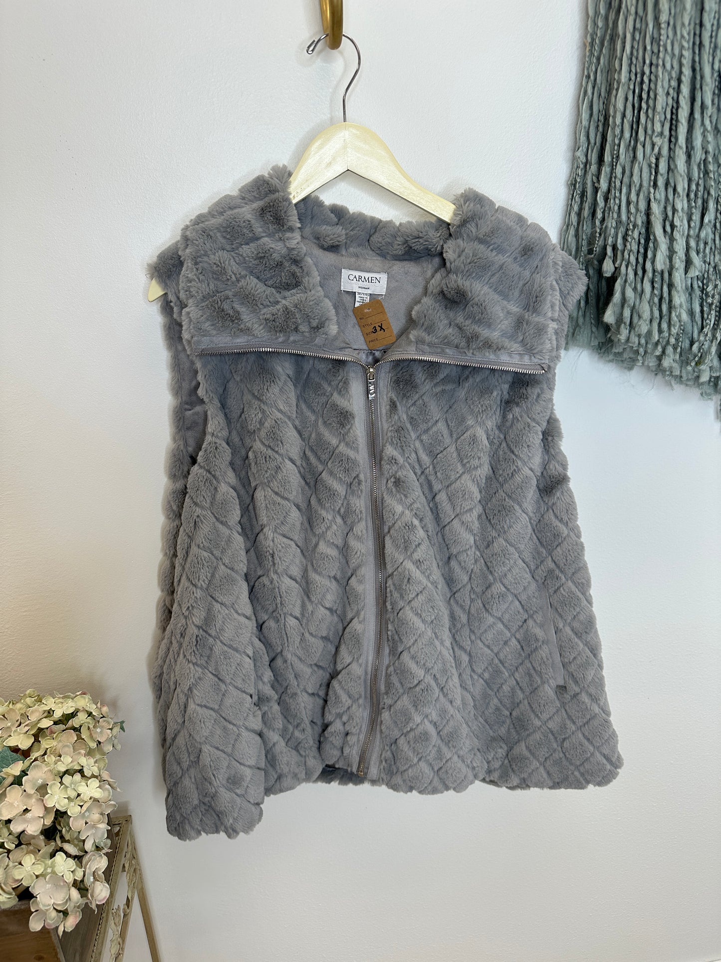 Pre Owned Grey Faux Fur Carmen Marc Valvo