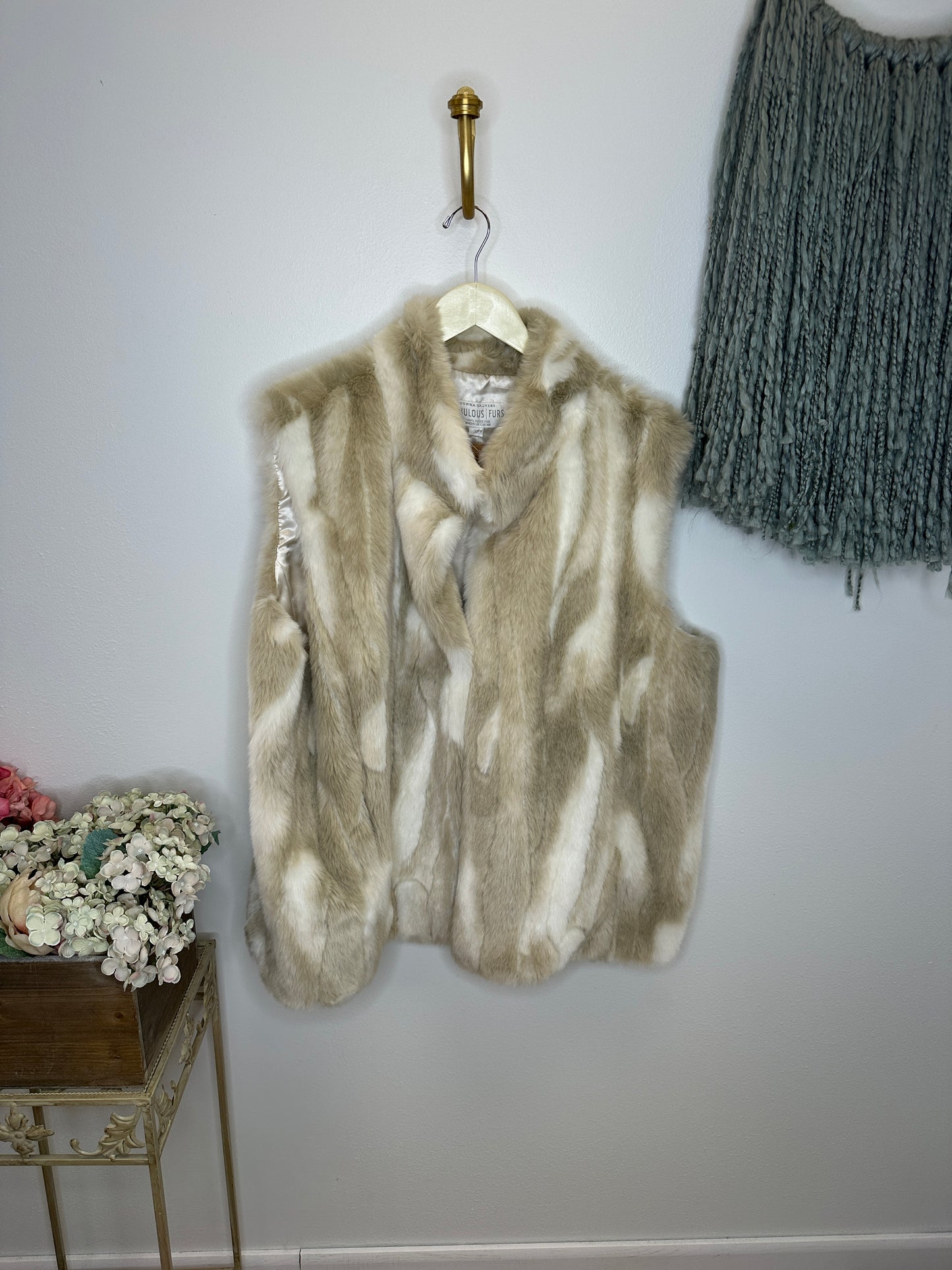 Pre Owned Donna Salyers Faux Fur Vest Cream