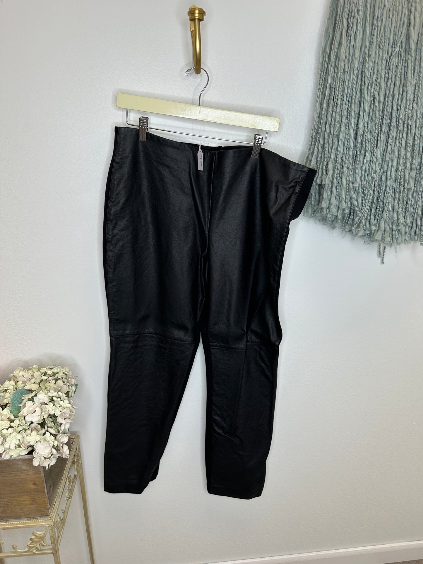 Pre Owned Ladies Apparel
