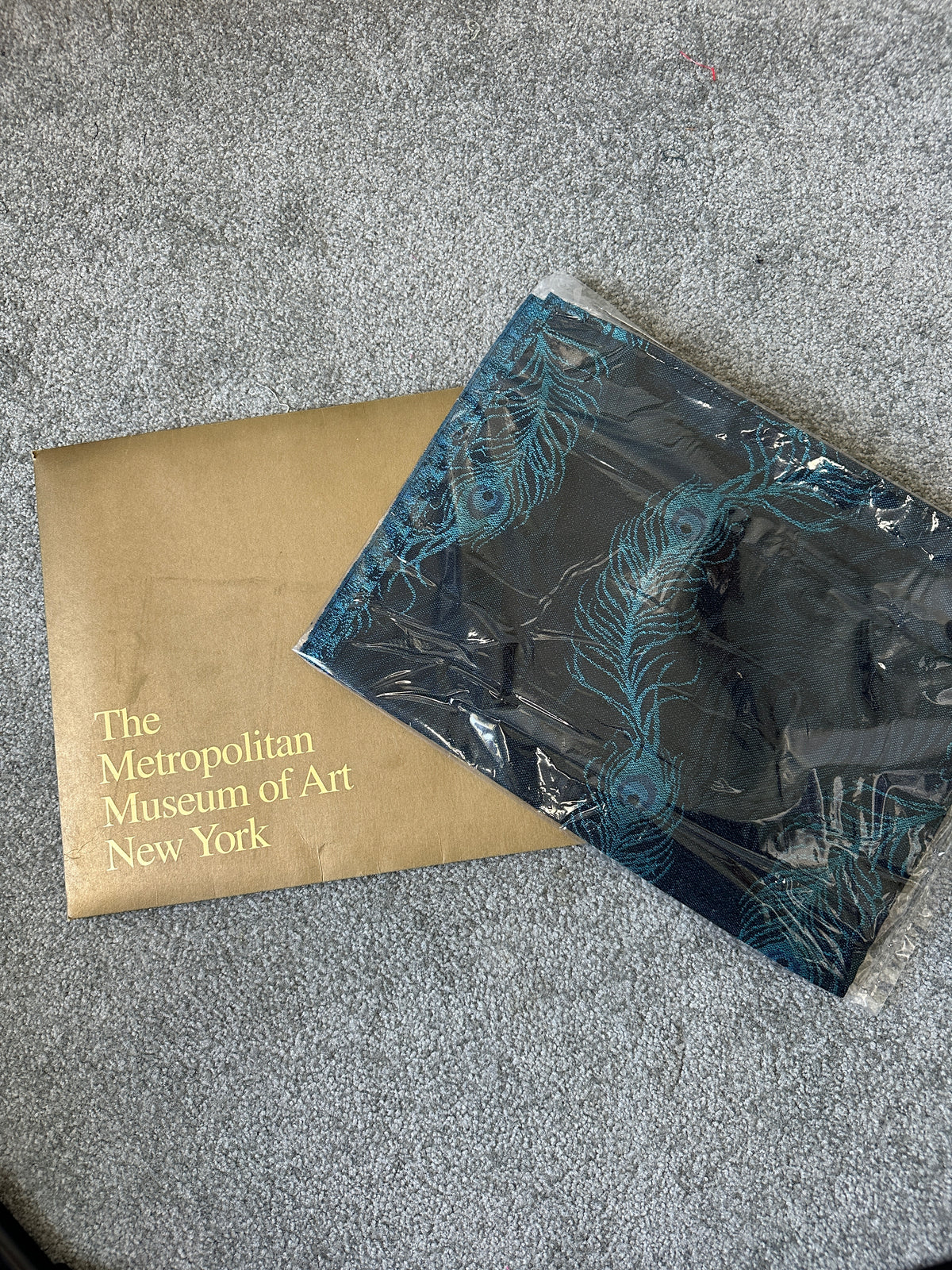 Metropolitan Museum of Art Scarf NWT