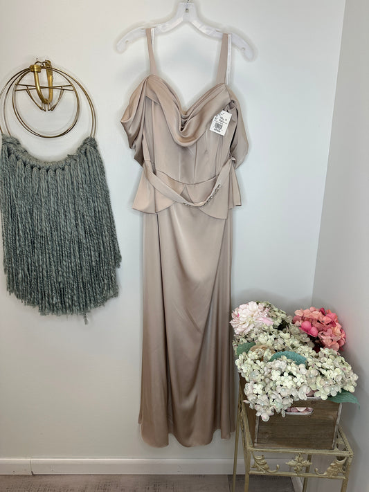 Pre Owned Oleg Cassini Champagne Gown