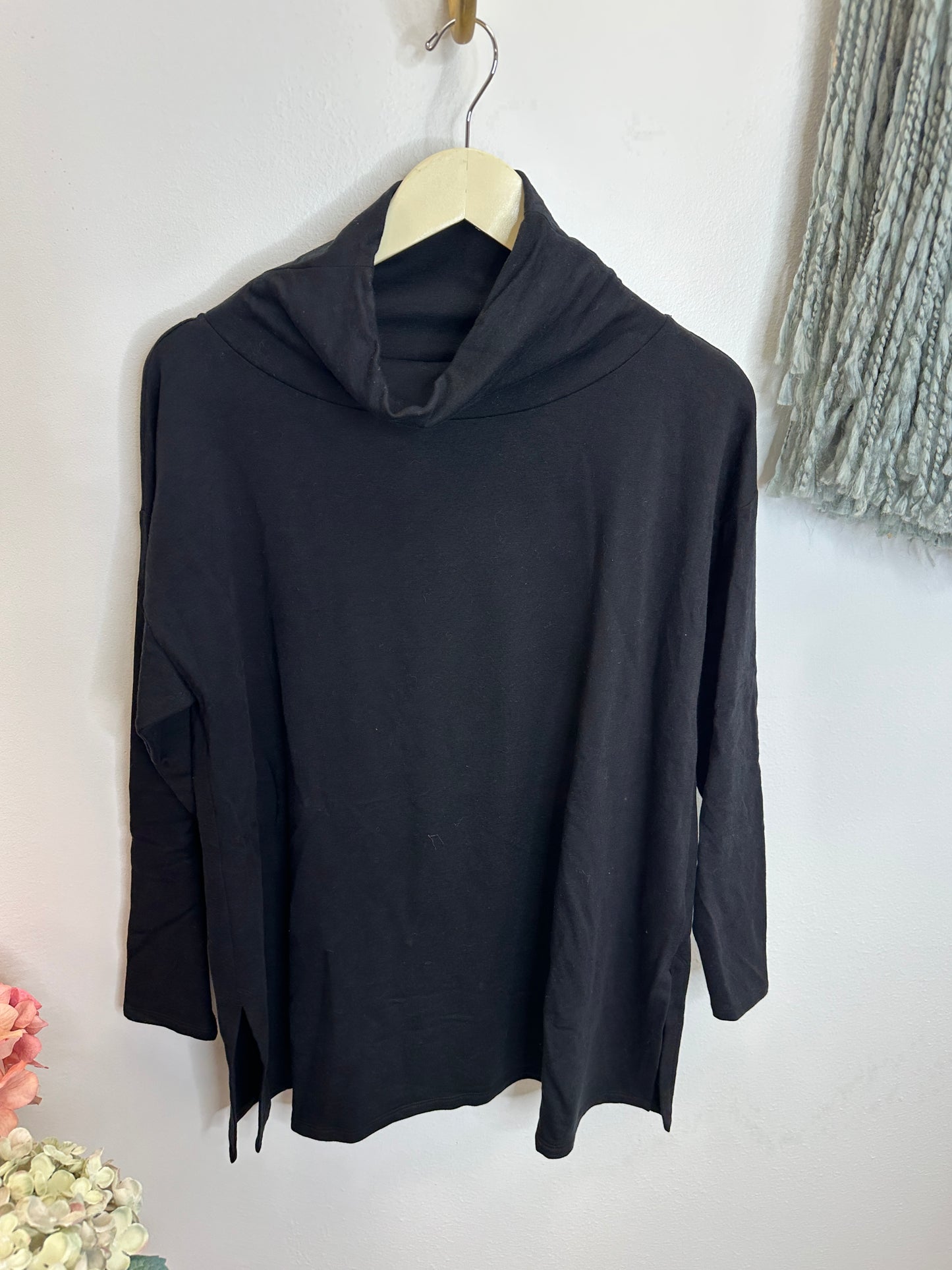 Pre Owned Contemporary Women Items