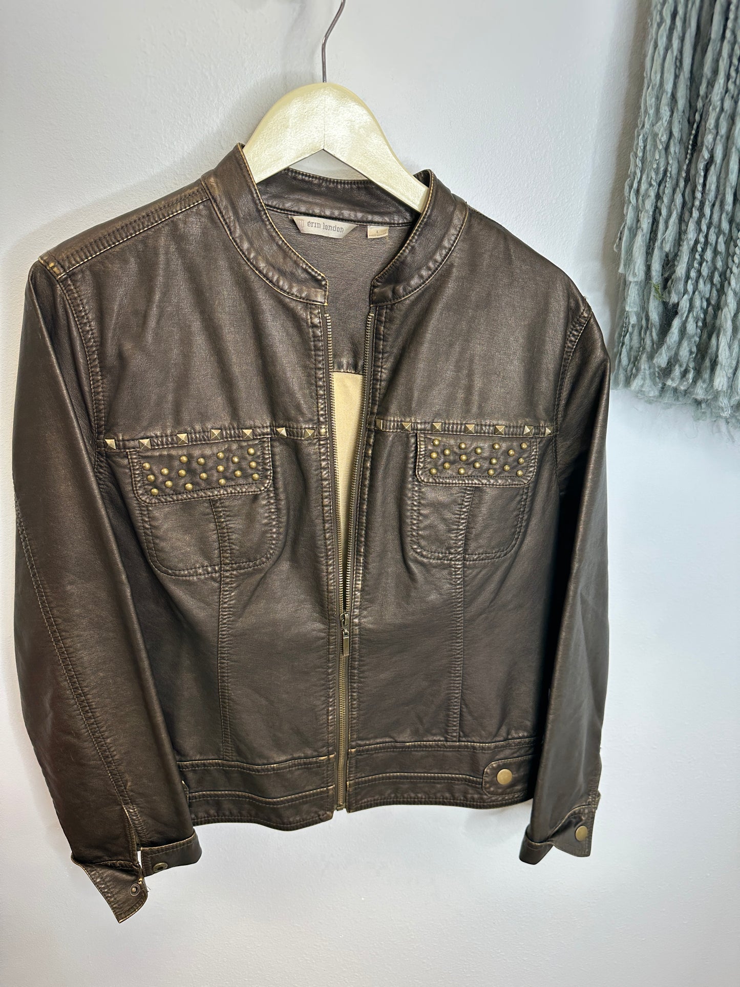 Pre Owned Name Brand Ladies Apparel