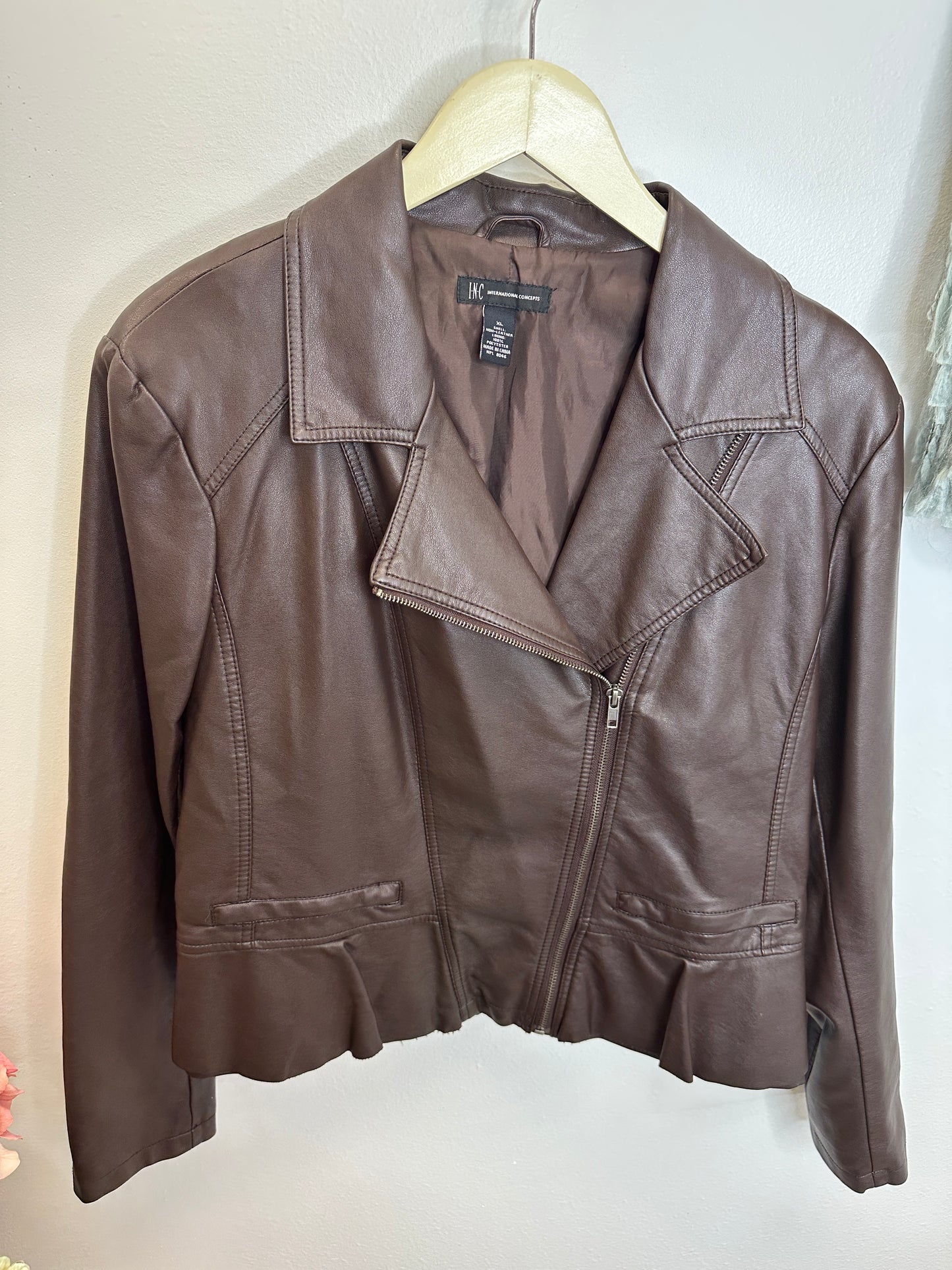 Pre Owned Name Brand Ladies Apparel